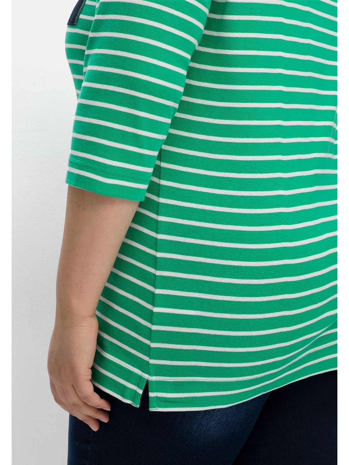 Große Brusttasche Sheego mit Größen kontrastfarbener 3/4-Arm-Shirt