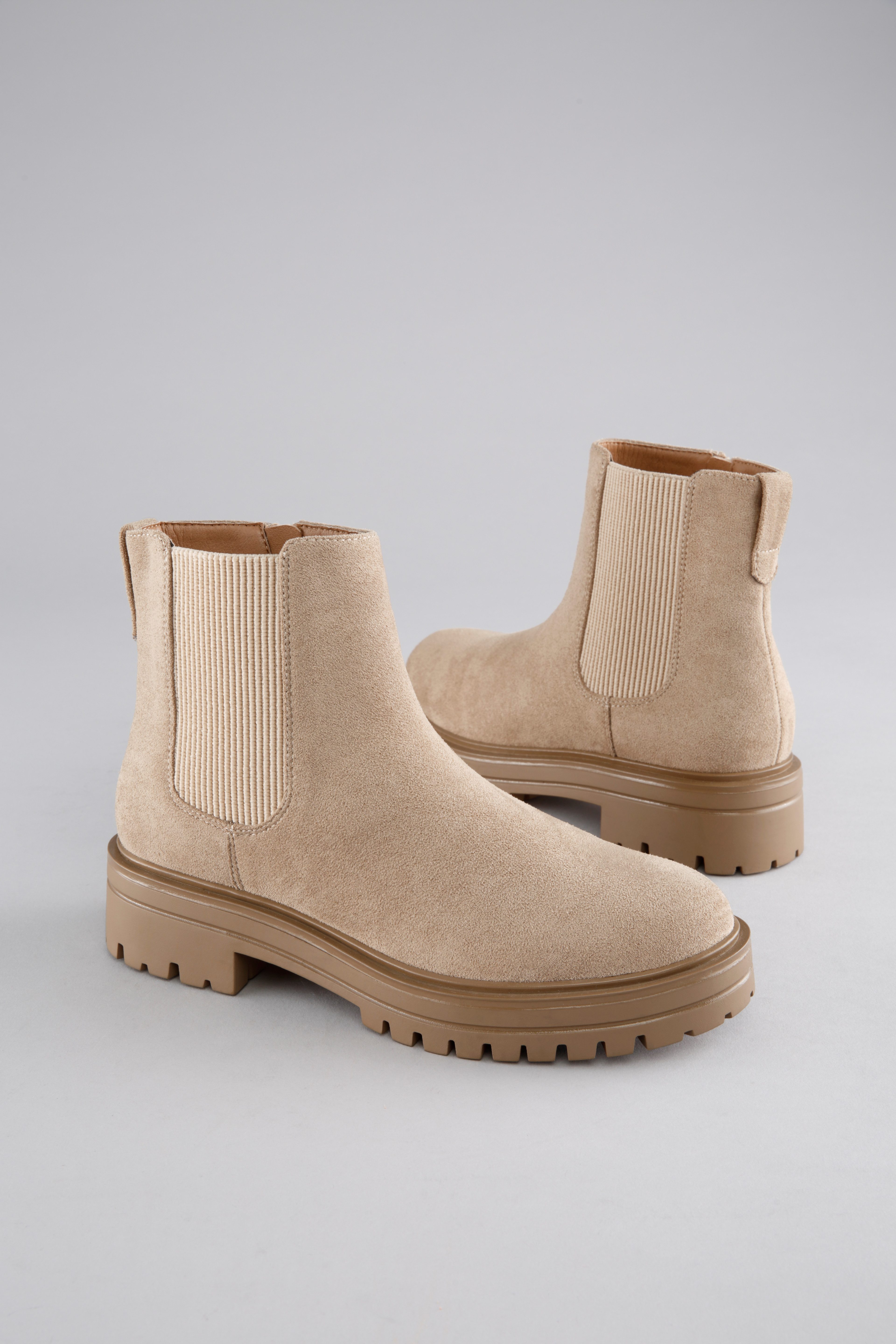 Aniston SHOES Chelseaboots, Stiefelette, Blockabsatz, mit breitem Stretch - günstig online kaufen