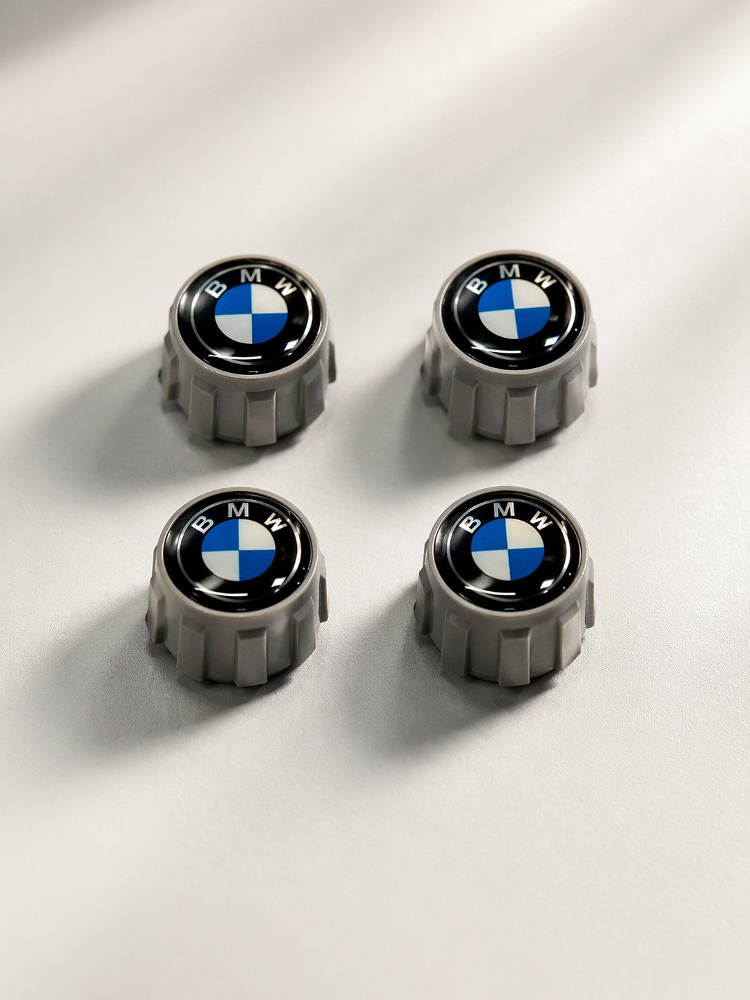 BMW Ventilkappe BMW Reifenventilkappen Ventilkappen Satz 4 Teilig UPDATE Größeres Logo, (1-St)