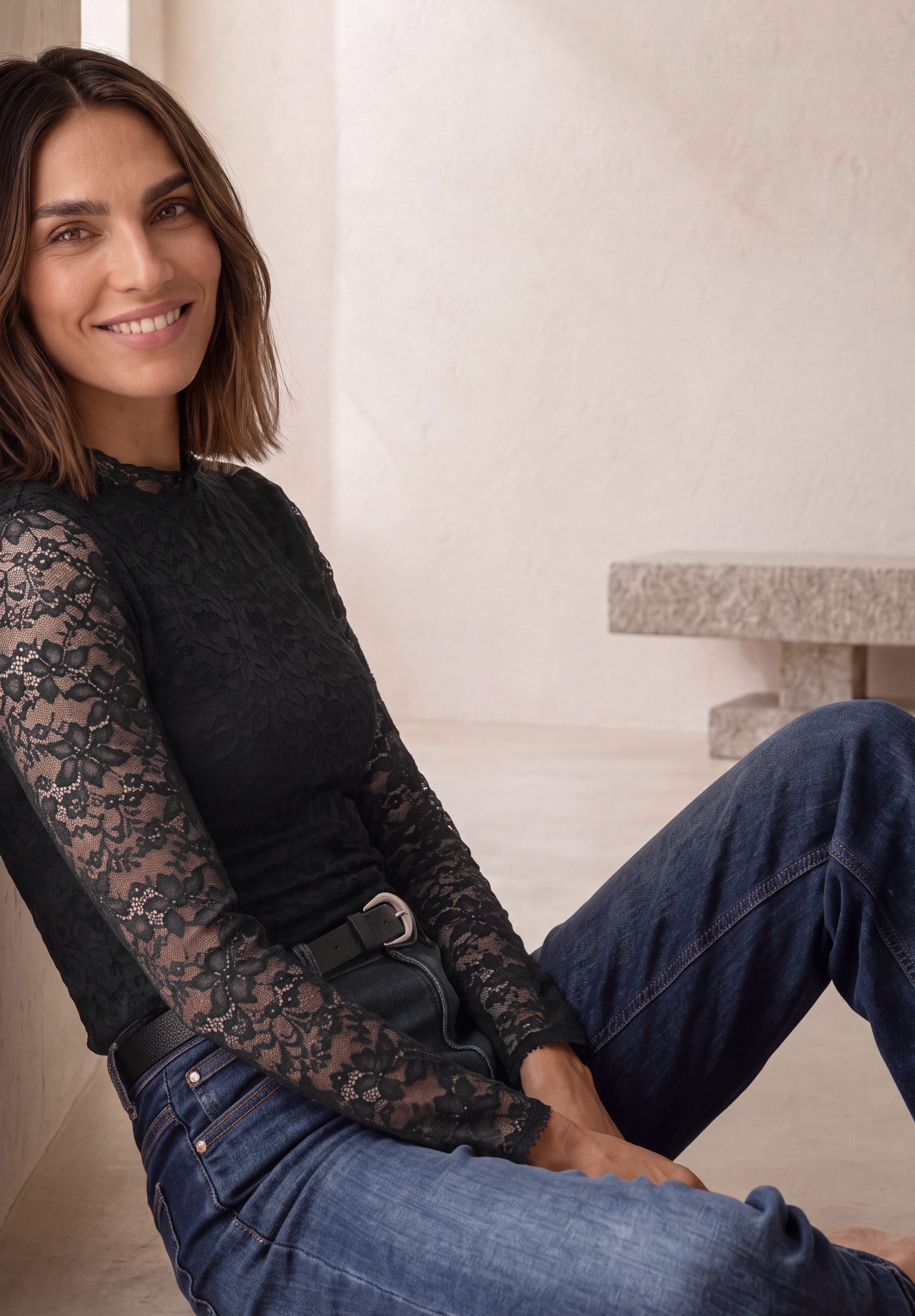 STREET ONE Spitzenshirt aus elastischer Spitze, unifarben