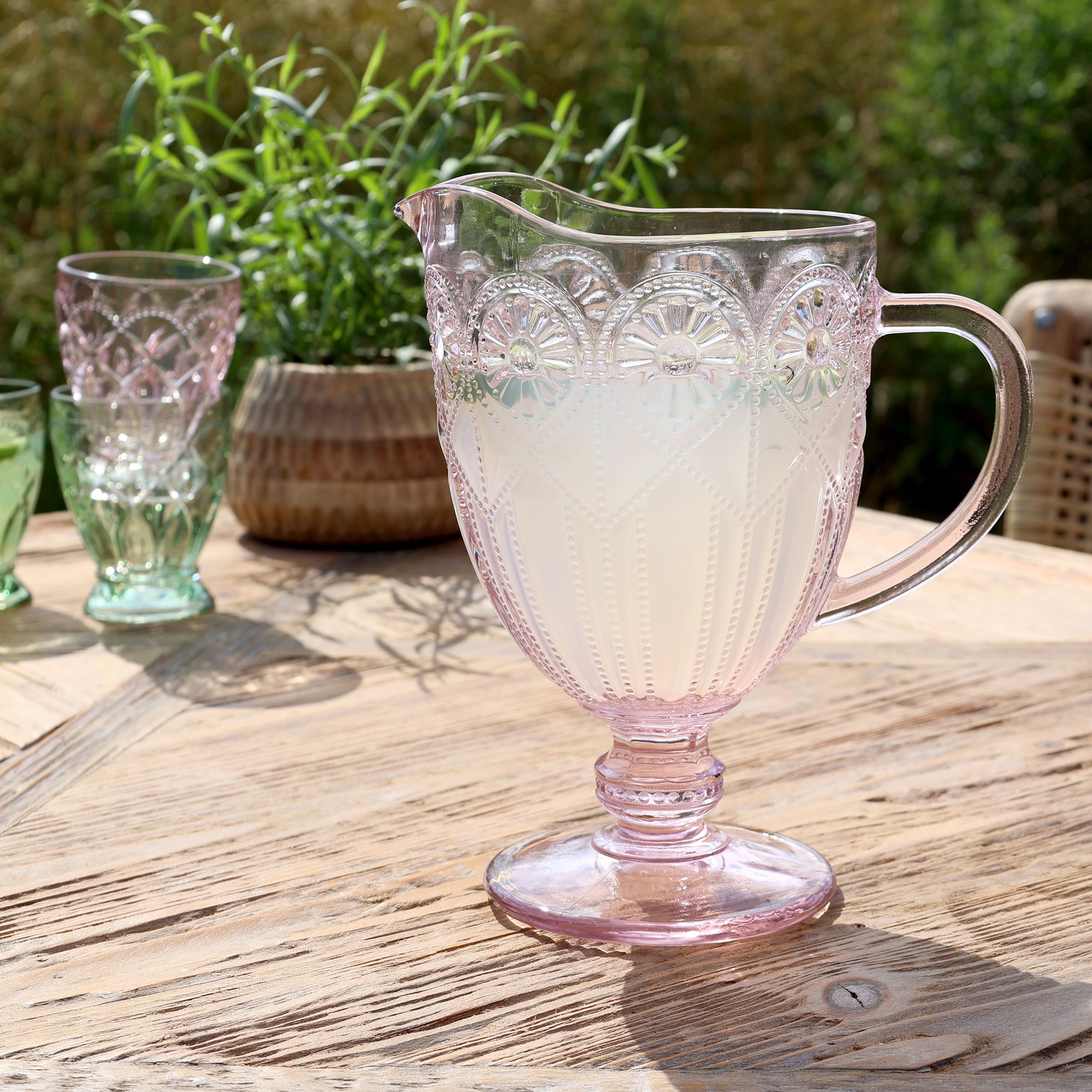 Chic Antique Kanne Chic Antique - Kanne Krug Wasserkrug Karaffe Glas mit Muster 1 l Rosa