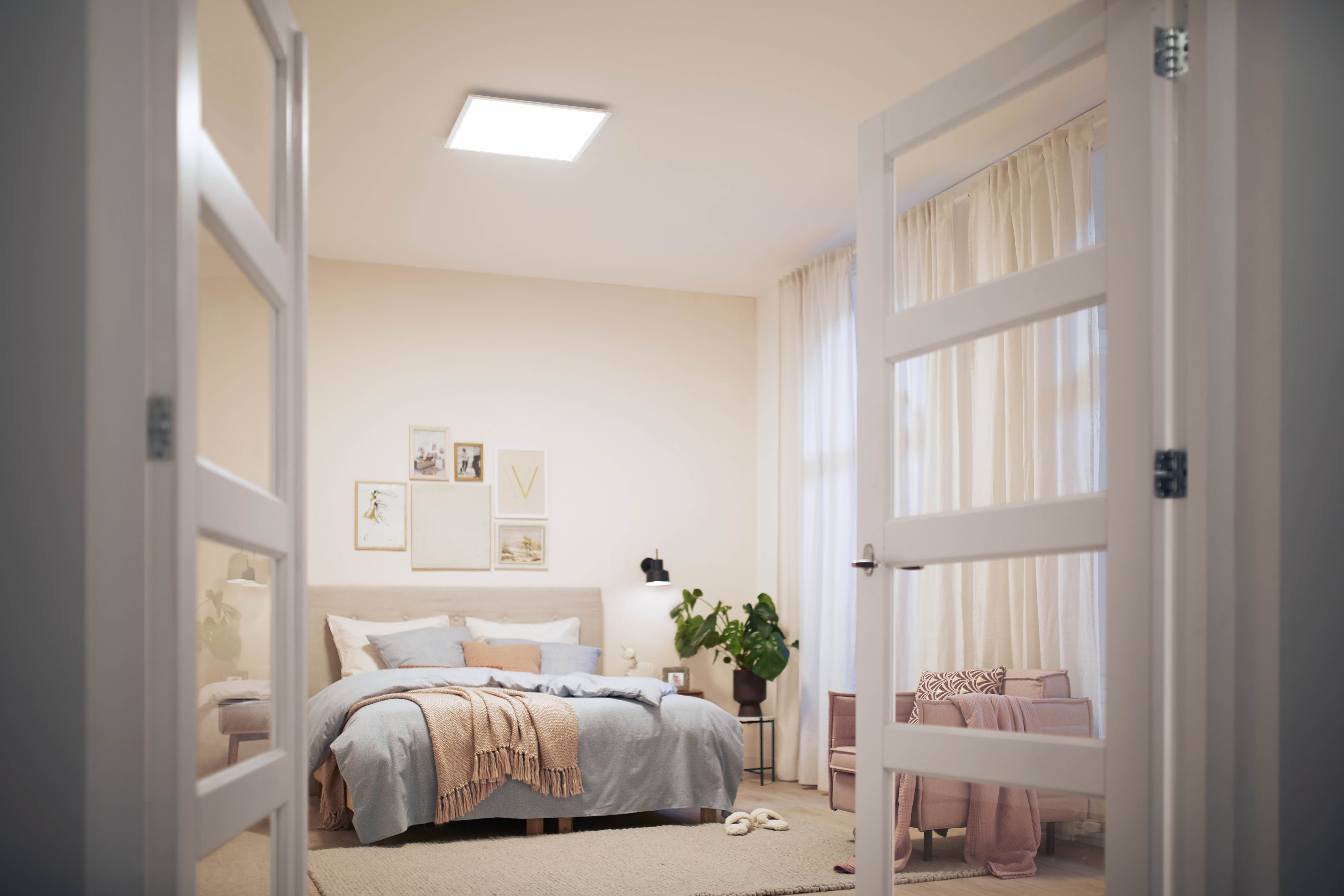 Philips LED Deckenleuchte Touch Deckenleuchte SceneSwitch eckig 36W 2700K, Dimmfunktion, Memoryfunktion, dimmbar über Fernbedienung, mehrere Helligkeitsstufen, LED fest integriert, Warmweiß