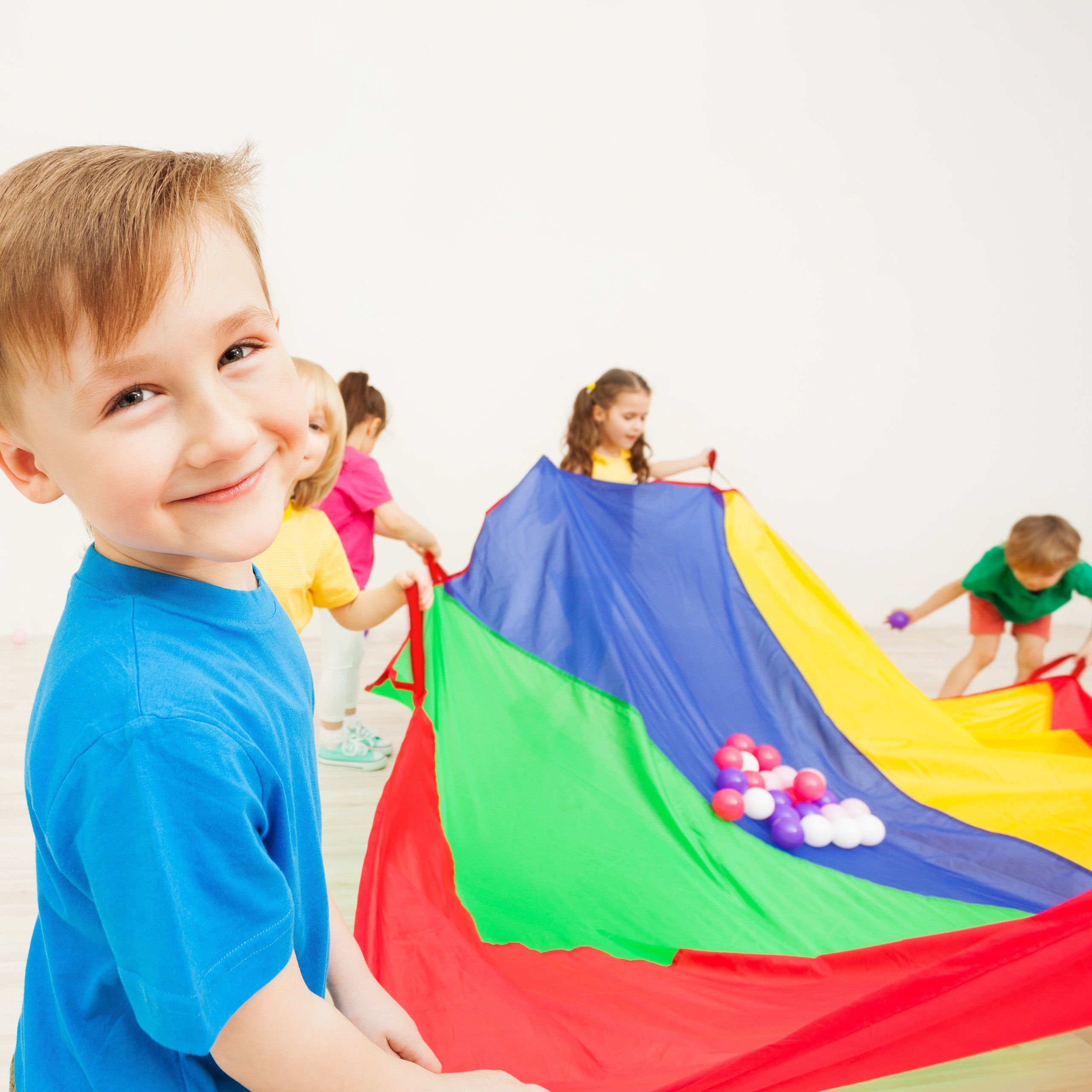 relaxdays Spielzeug-Gartenset Buntes Schwungtuch Ø 3,5 m