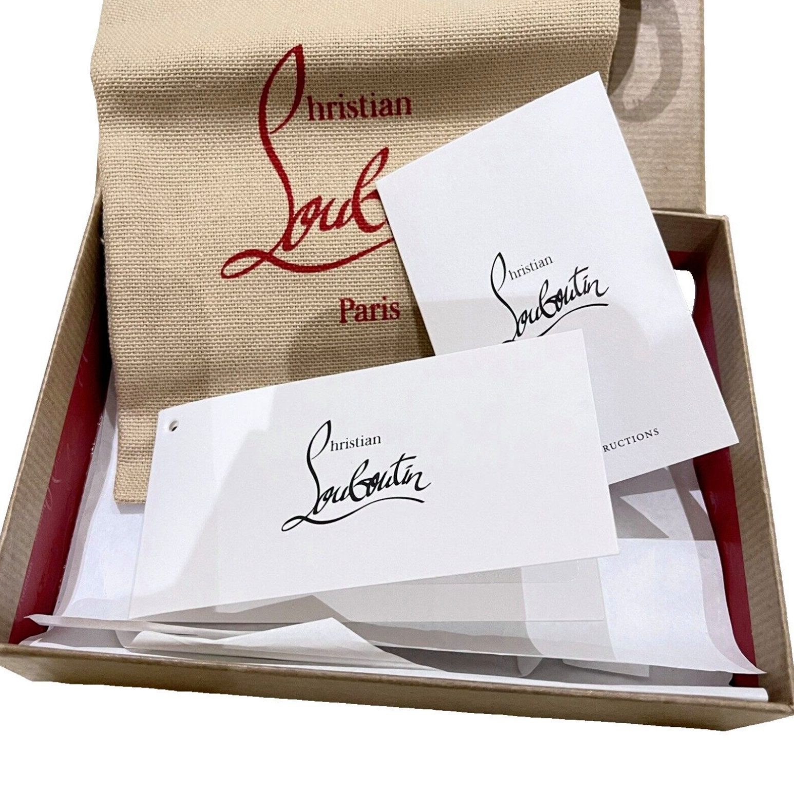 CHRISTIAN LOUBOUTIN Handyhülle Loubiphone Sneakers Handyhülle für iPhone® X XS Tasche Case Hülle iPhone® X / XS, kühnes Zeichen für Raffinesse und Verfeinerung