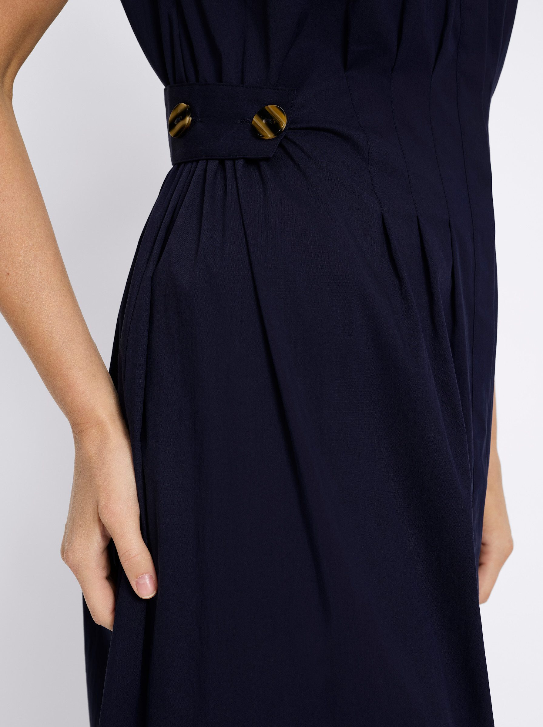 heine Etuikleid Kleid Ärmellos