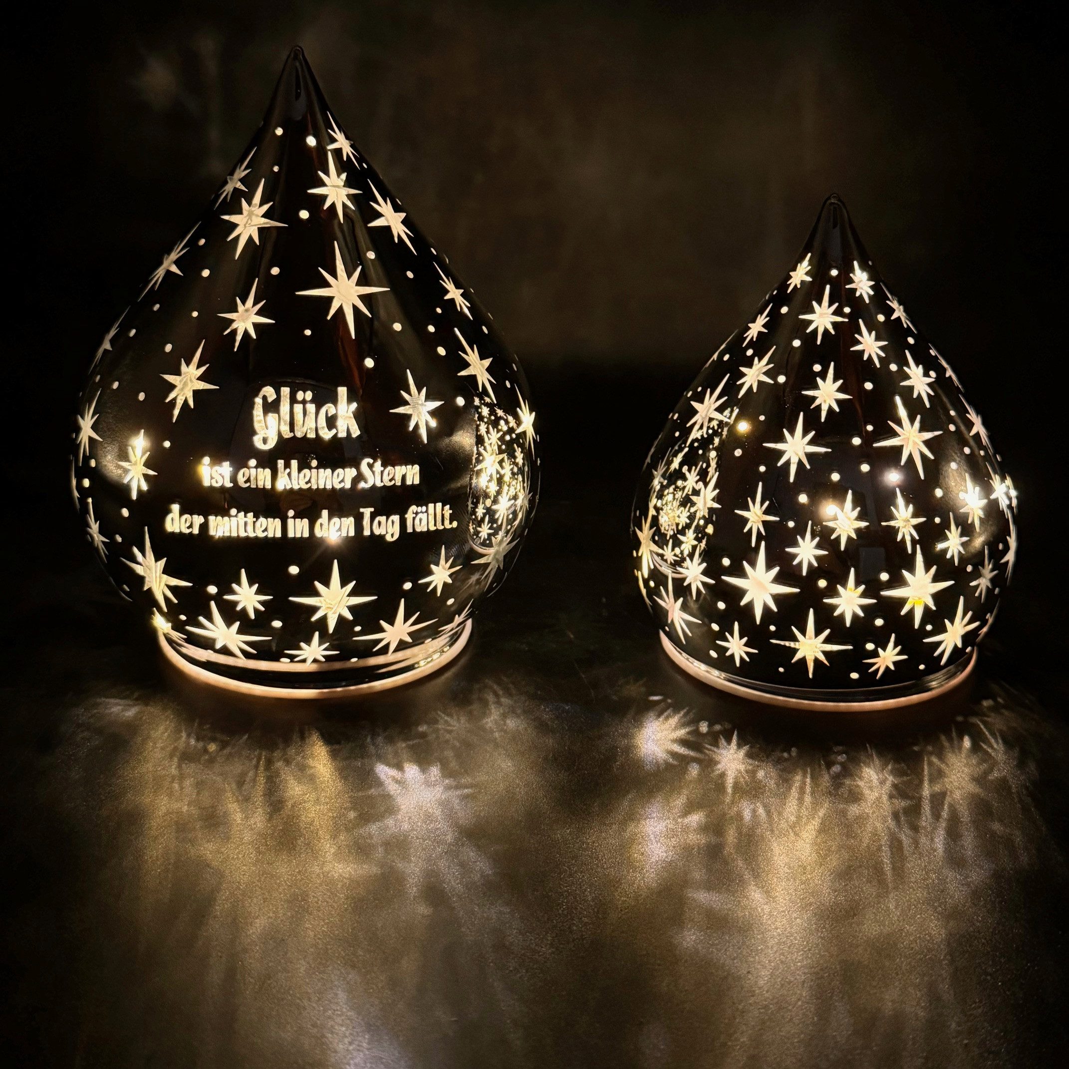 Online-Fuchs LED Dekolicht 2er Set Glastropfen mit LED Lichterkette und Timer in Silber, Warmweiße LEDs, Stimmungslicht, Dauerlicht oder Funkeleffekt wählbar