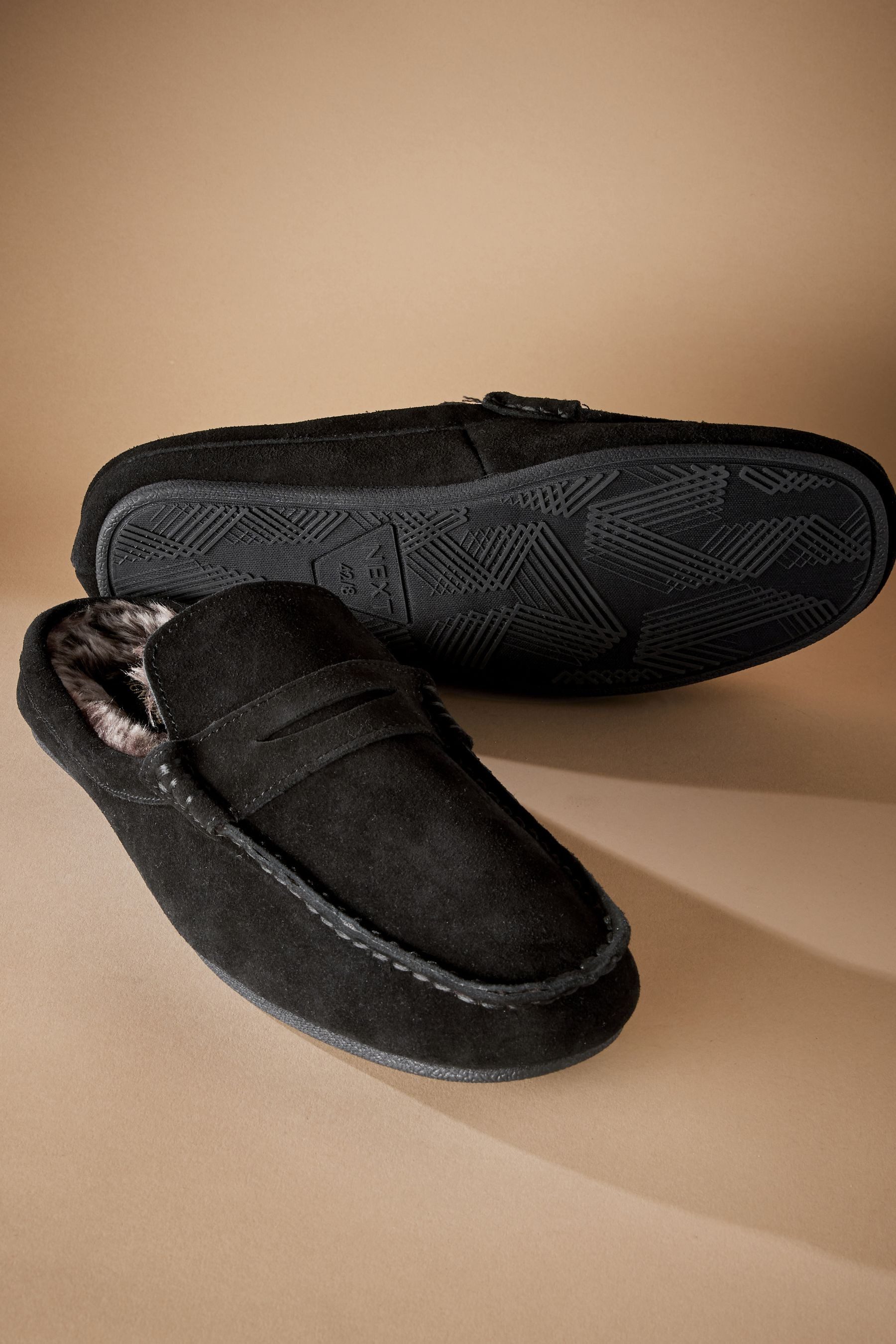 Next Mokassin-Pantoletten mit Kunstfell-Futter Hausschuh (1-tlg)