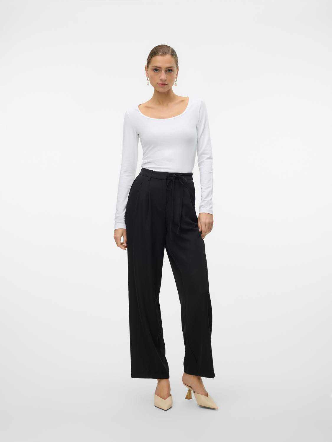 Zum Outfit 12
