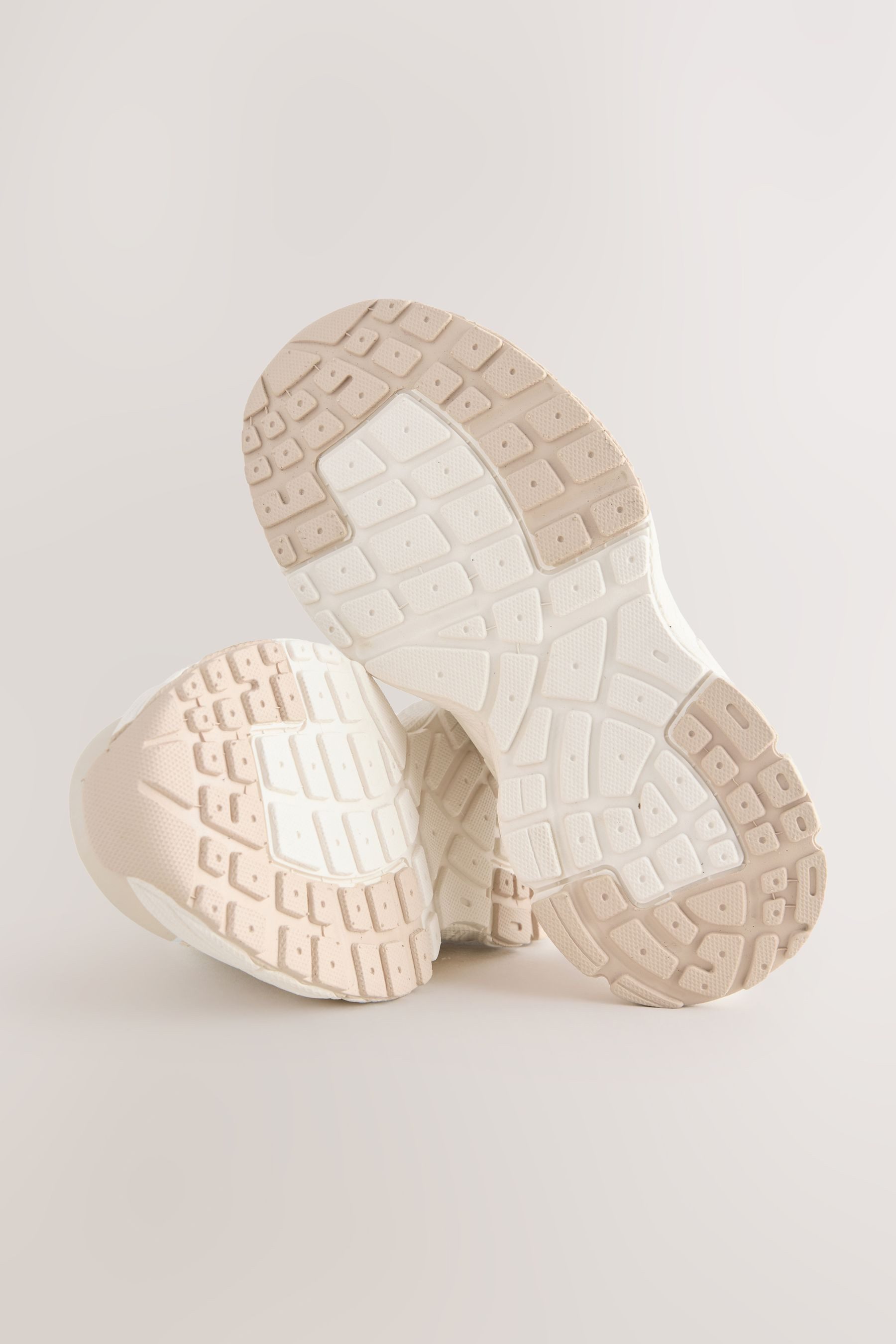 Next Robuste Sneaker mit Schnürung Sneaker (1-tlg)