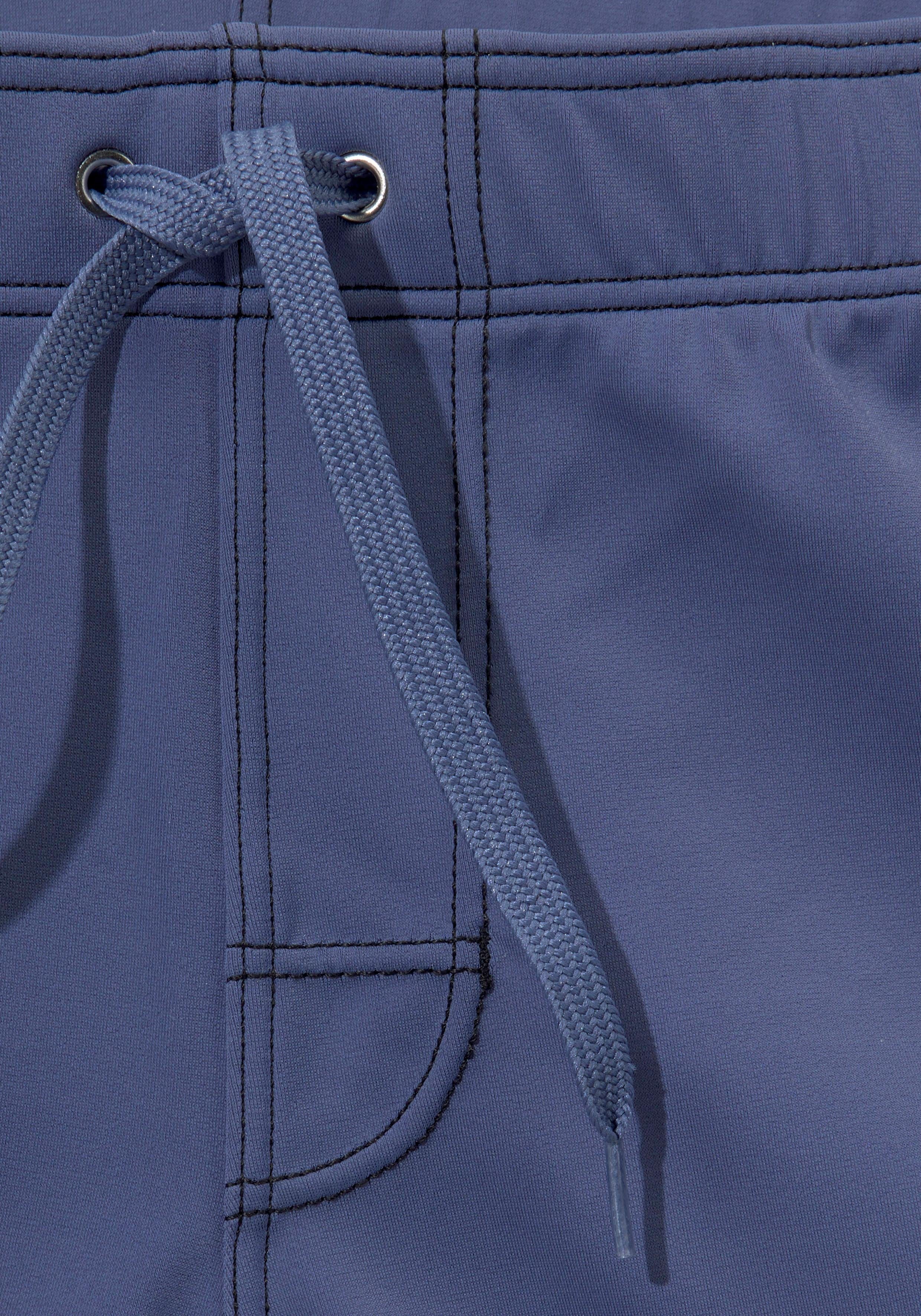 Bench. Boxer-Badehose mit seitlichem Logoprint