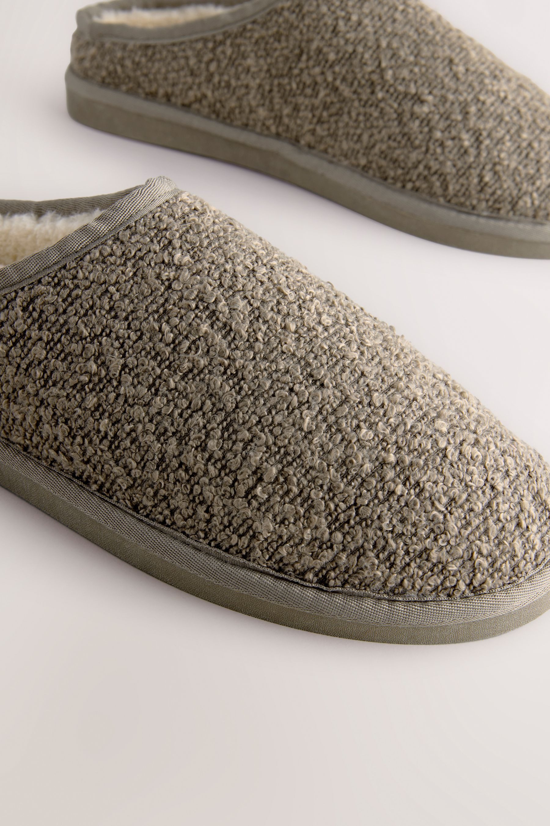 Next Strukturierte Pantoletten Hausschuh (1-tlg)