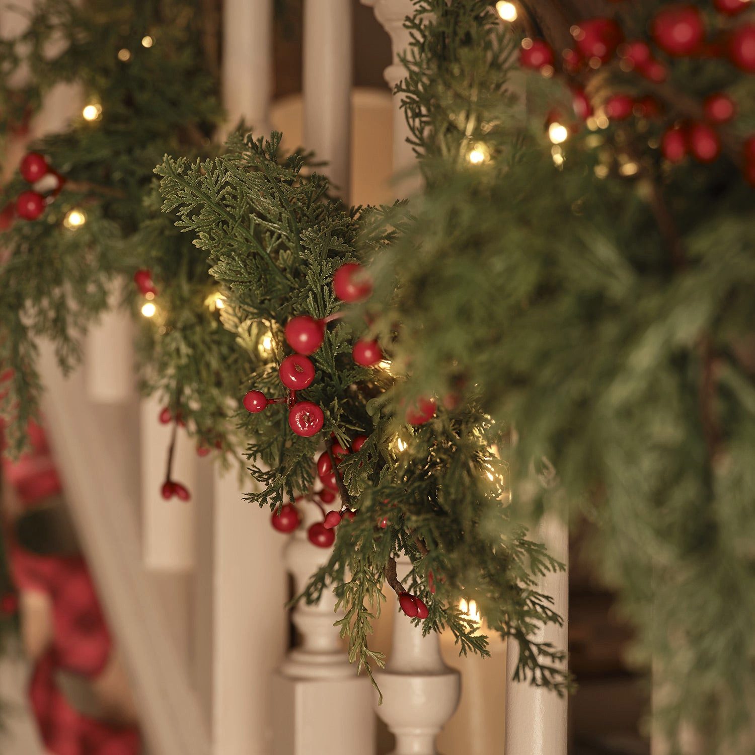 Lights4fun LED-Girlande Weihnachtsgirlande rote Beeren mit Beleuchtung