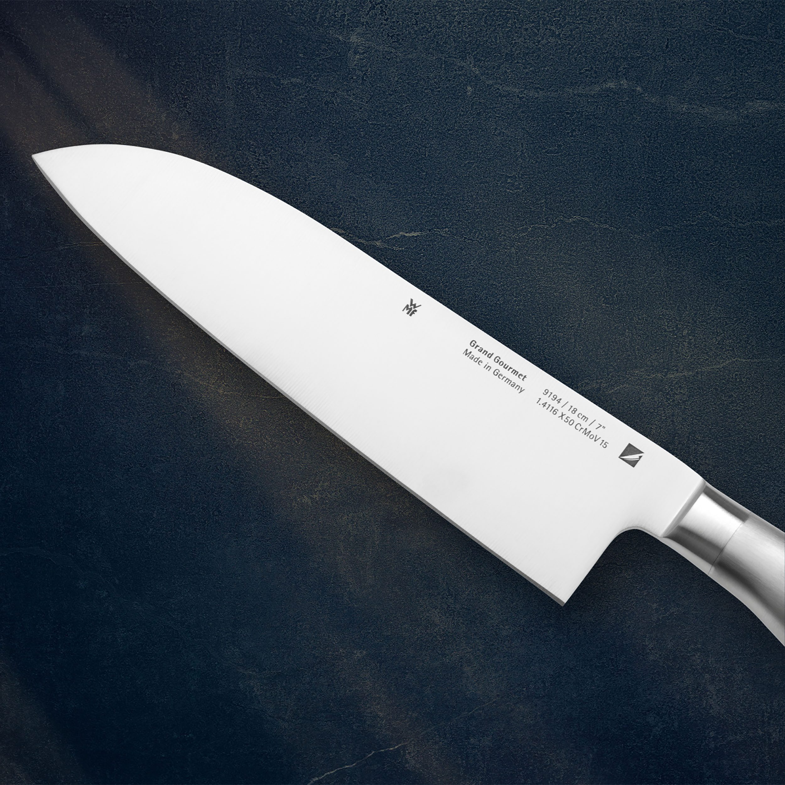 WMF Santokumesser Grand Gourmet, Performance Cut, fugenlos verarbeiteter Cromargan Edelstahl-Griff, Made in Germany