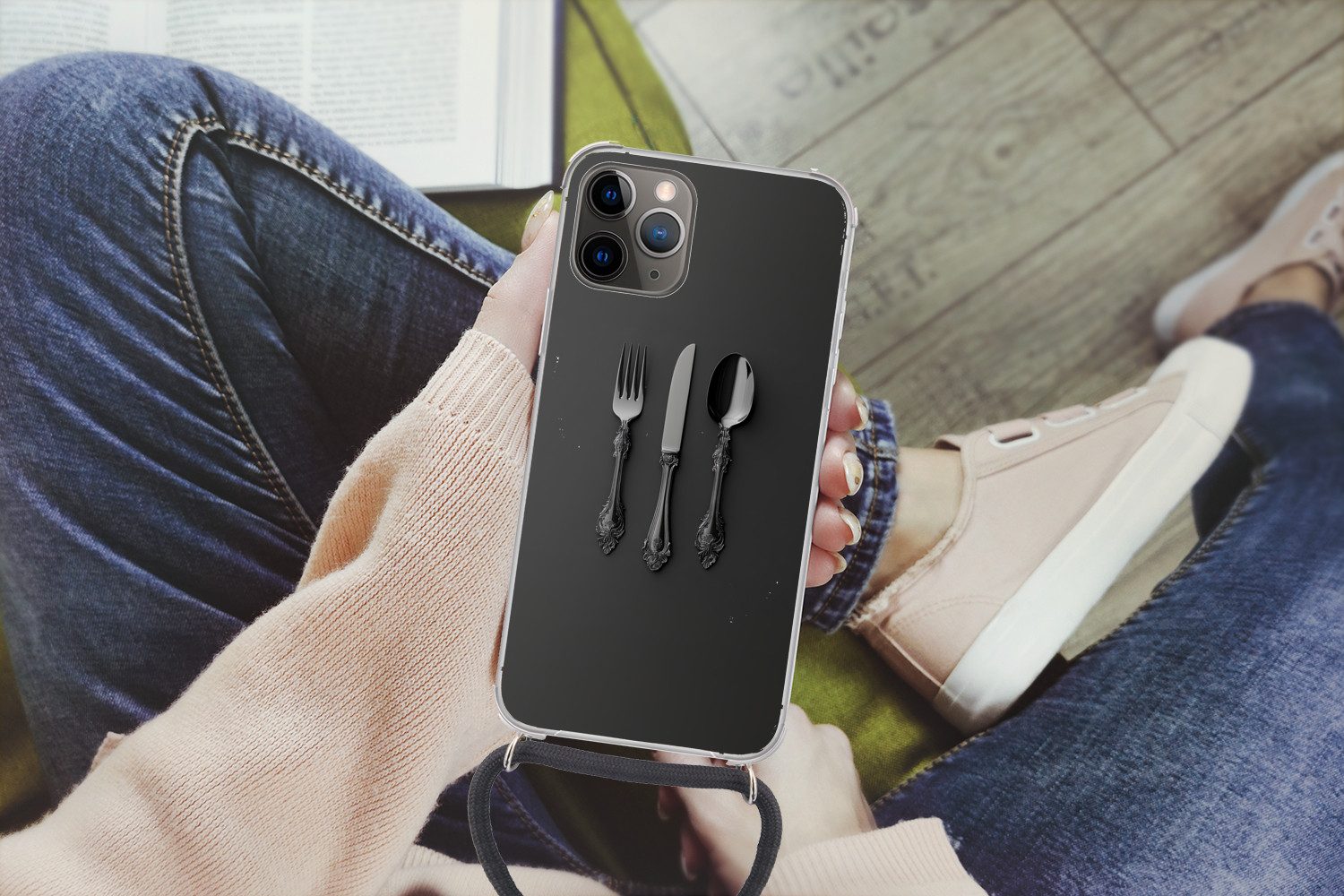 MuchoWow Handyhülle für Apple iPhone 13 Pro Max Besteck - Schwarz, Tragbare Handyhüllen mit Kette zum umhängen, Handykette Handyband