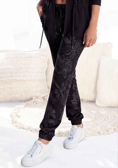 LASCANA Loungehose mit floralem Alloverdruck, Loungeanzug