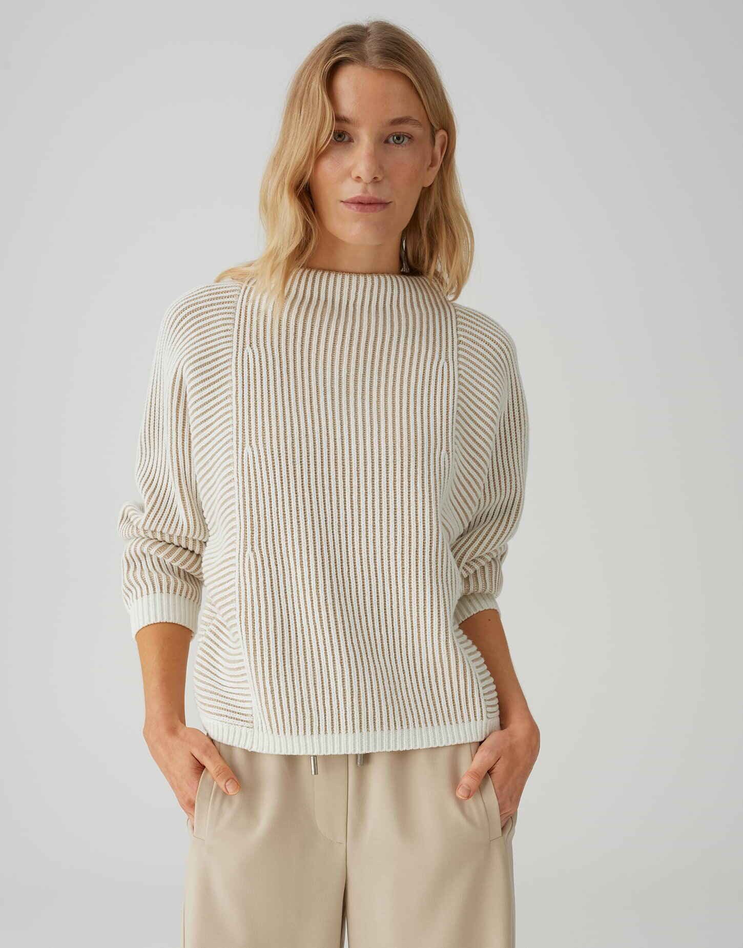 OPUS Strickpullover POZOLI mit dynamischen Streifenstrick Lockere Passform, schmal zulaufend, langer Fledermausärmel