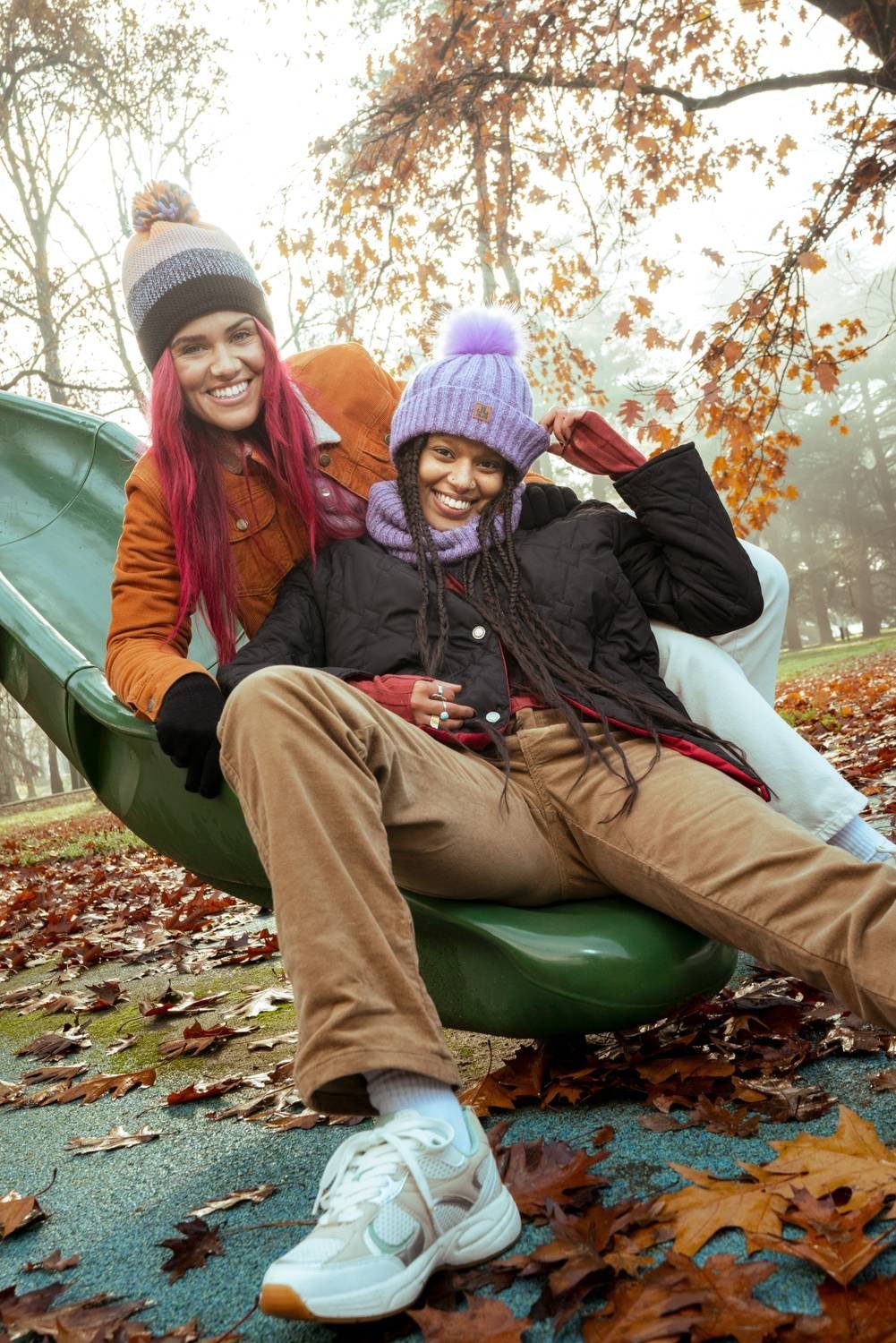 Wollanteil Strickmütze Hochwertige Jam Jail Bommel-Mütze Fuxia 50% Winter mit Unisex