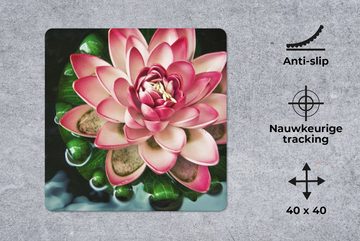 MuchoWow Gaming Mauspad Ein Koi-Karpfen mit einer rosa Blume (1-St), Mousepad mit Rutschfester Unterseite, Gaming, 40x40 cm, XXL, Großes