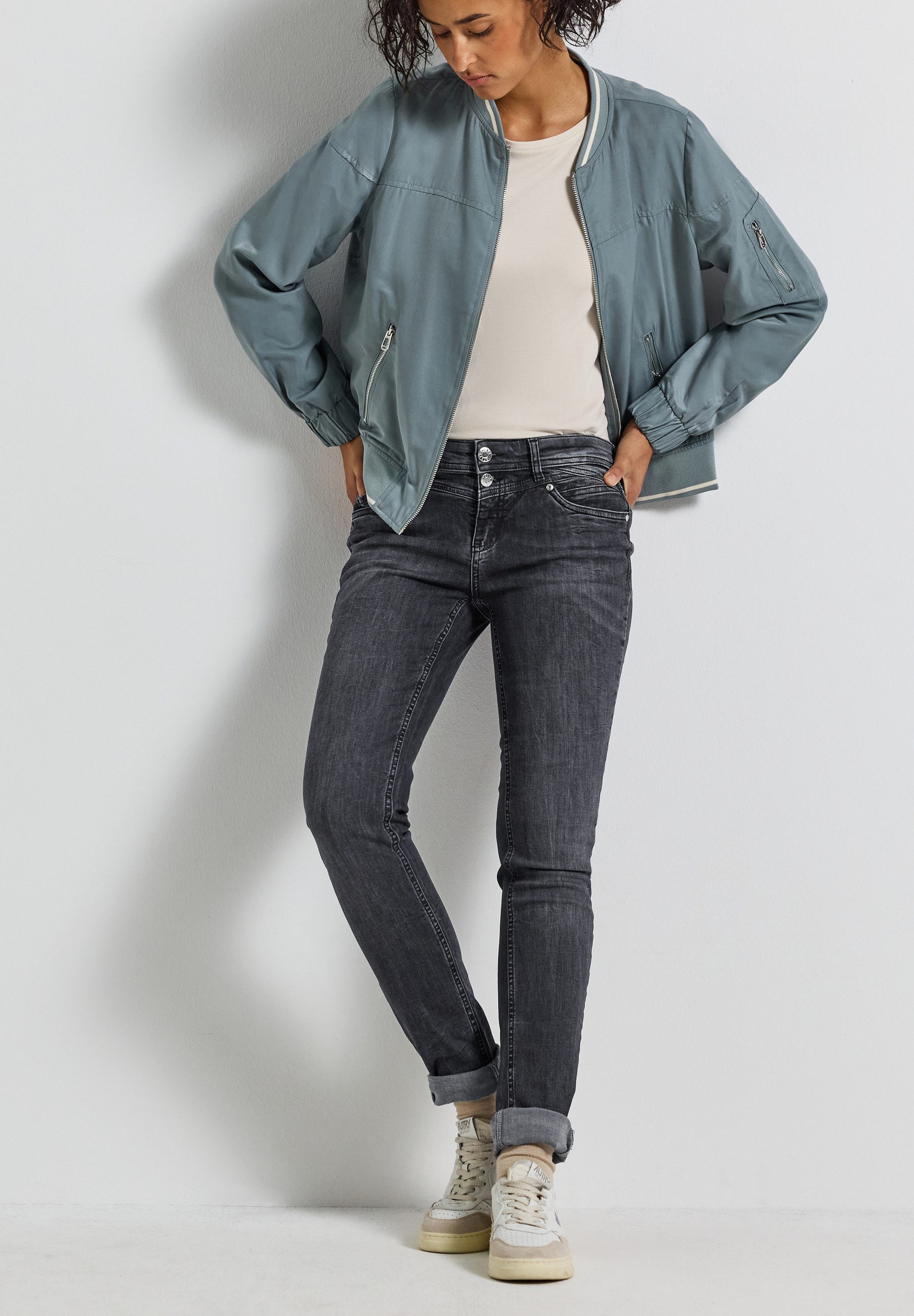 STREET ONE Comfort-fit-Jeans in grauer Waschung