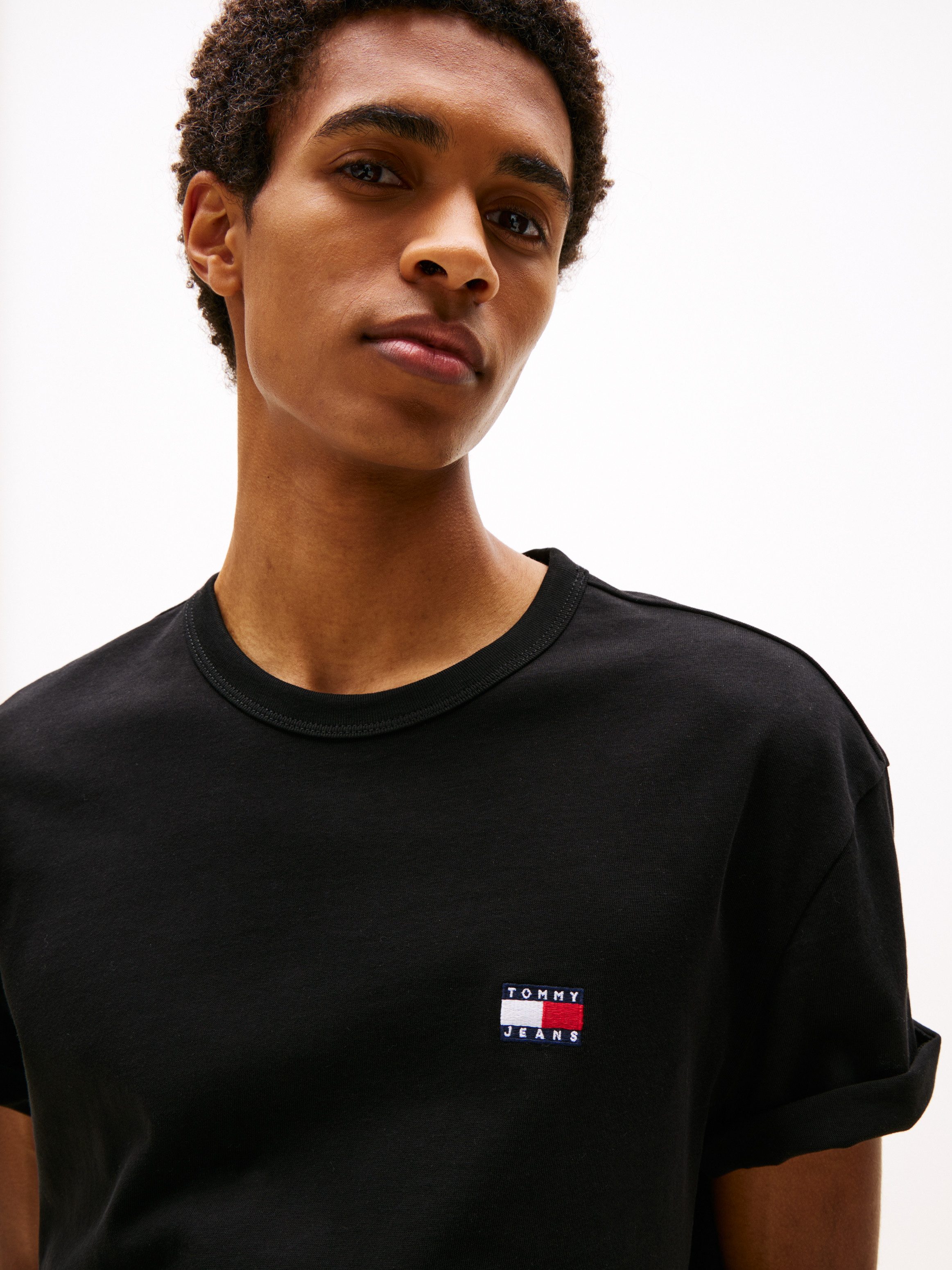 Tommy Jeans T-Shirt TJM REG BADGE TEE EXT mit Logostickerei