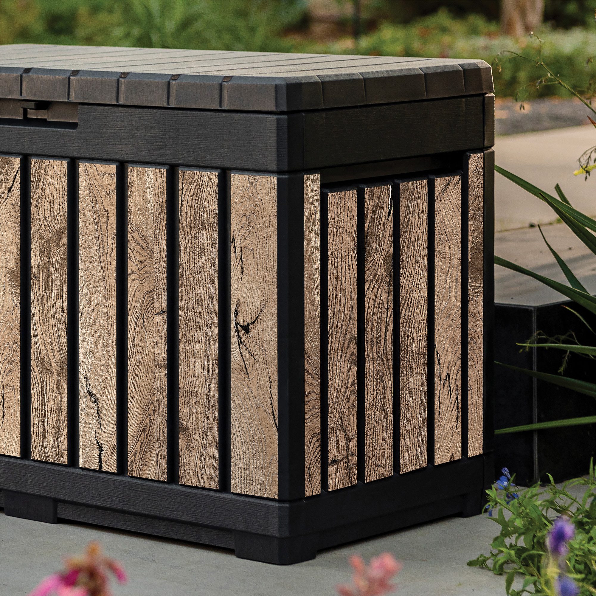 Keter Gartenbox Kentwood, 190 Liter, Holzoptik Pinie, Deckel bis 260 kg belastbar, abschließbar, wetterfest, UV-resistent, wartungsfrei