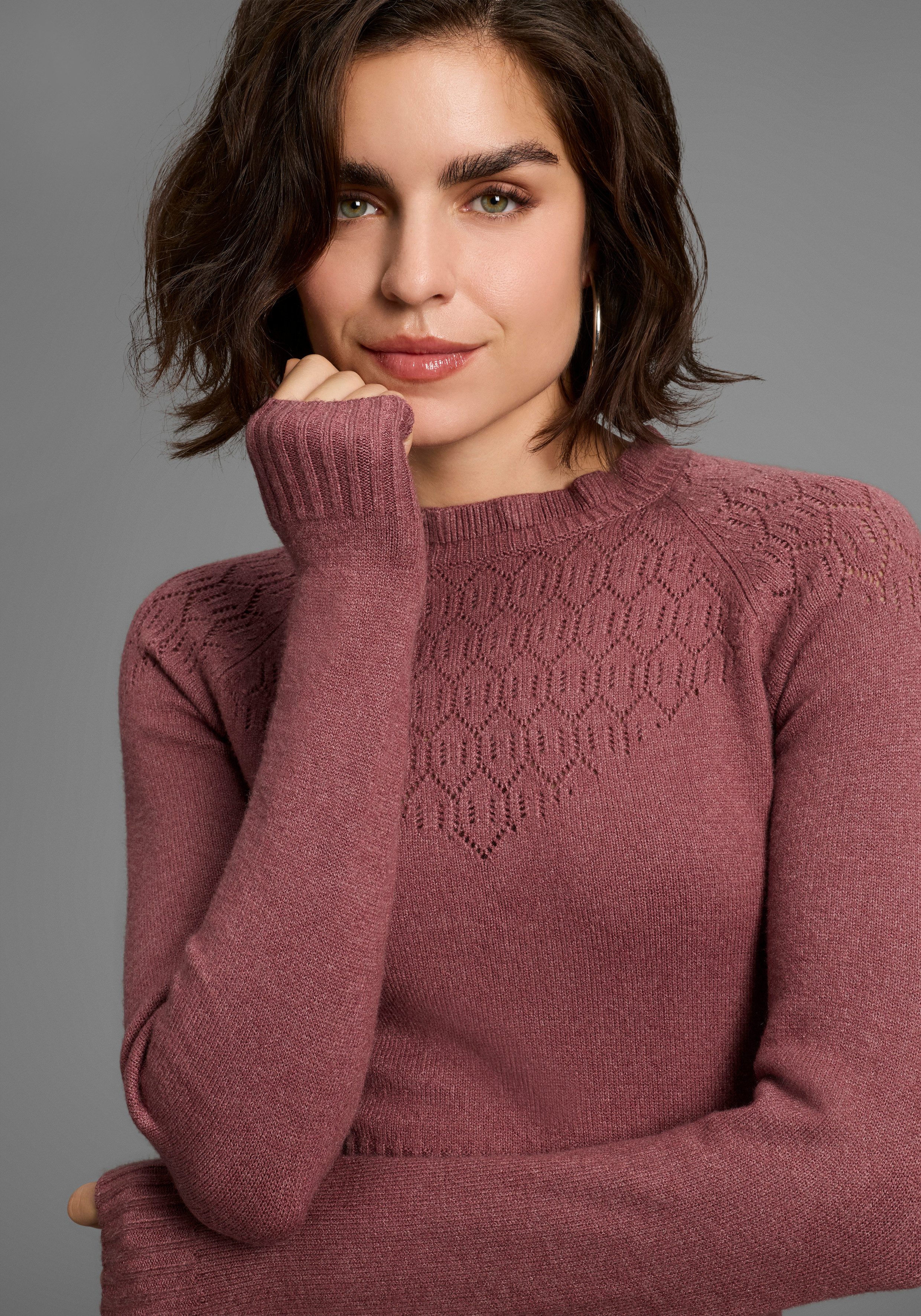 Laura Scott Strickkleid mit edlem Ajourmuster und süßem Stehkragen - NEUE KOLLEKTION. Reduzierter Preis € 40,99. Unverbindliche Preisempfehlung € 49,99, (€ 40,99 pro 1 Stk)