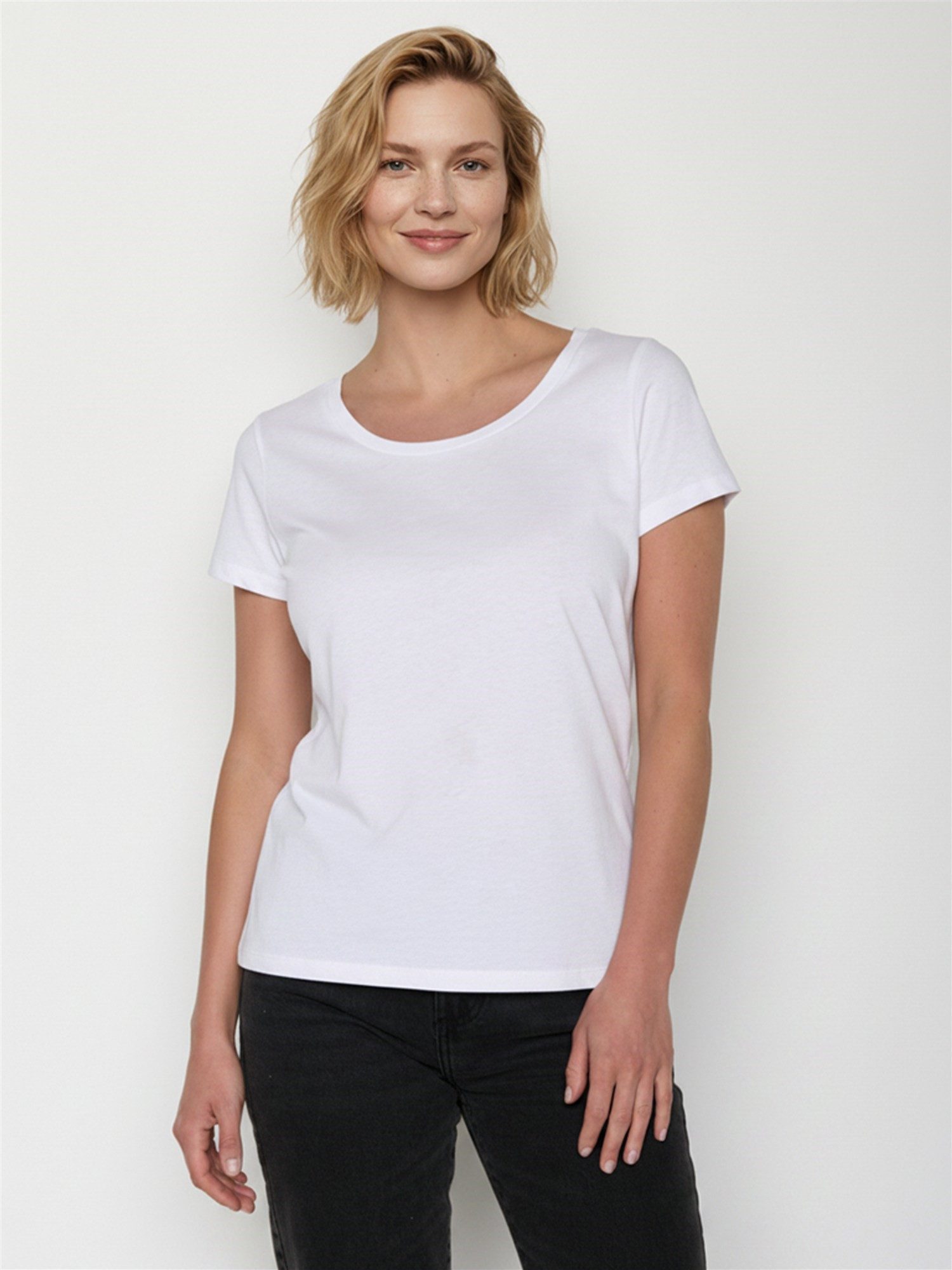 GreenBomb T-Shirt Loves Basic Motiv Basic (1-tlg., 1) figurbetont, leicht tailliert, klassische Kurzärmel