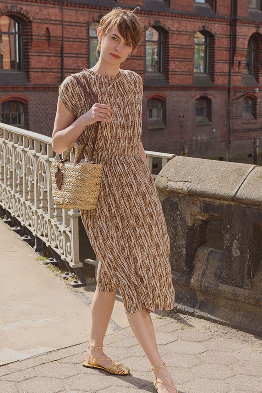 Tranquillo Sommerkleid Kleid Mariaa aus EcoVero™ Crinkle Viskose Nachhaltiges EcoVero Crinkle-Kleid mit gesmokten Details