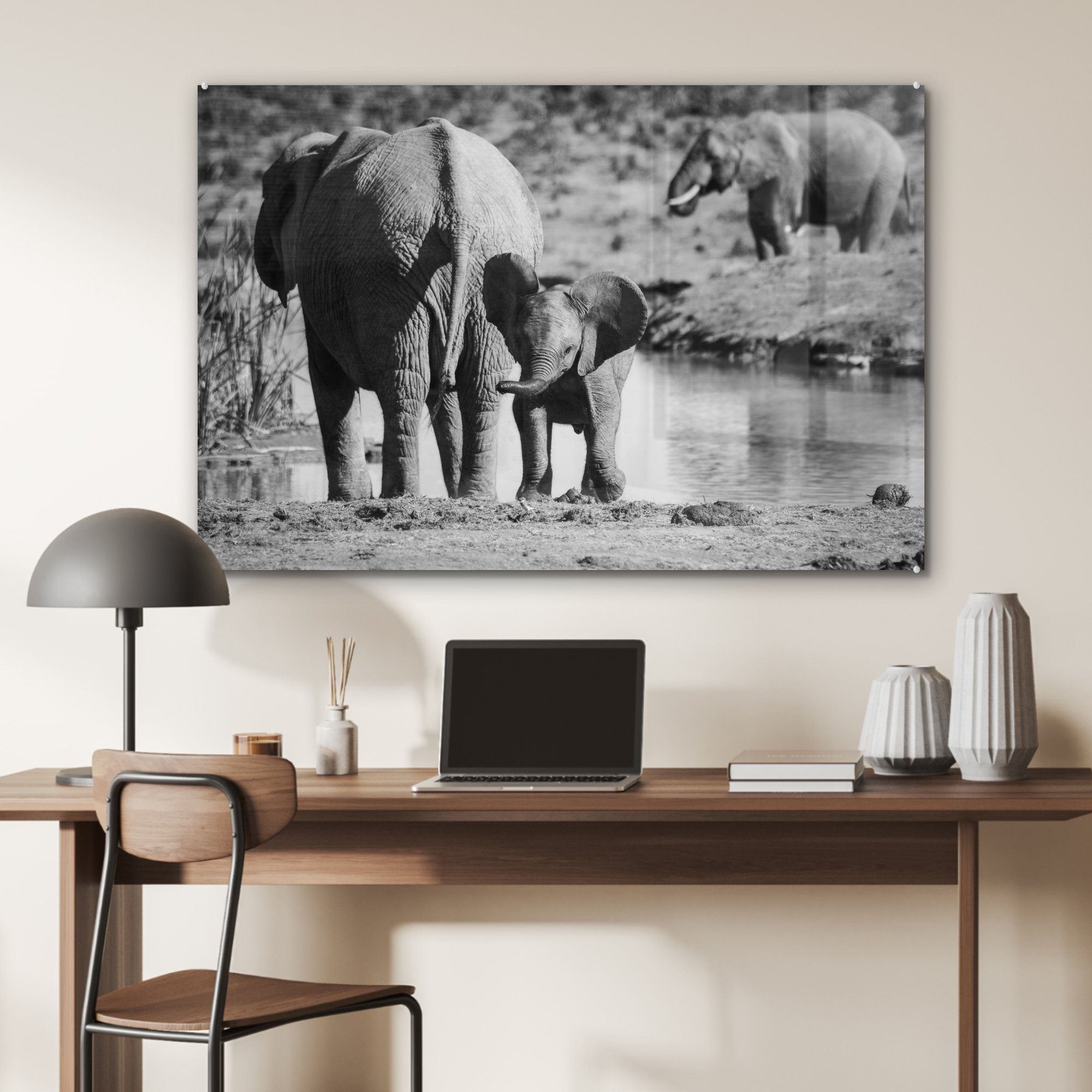 MuchoWow Acrylglasbild Elefantenkalb (1 am (schwarz/weiß), Acrylglasbilder St), & Schlafzimmer Wohnzimmer Wasser