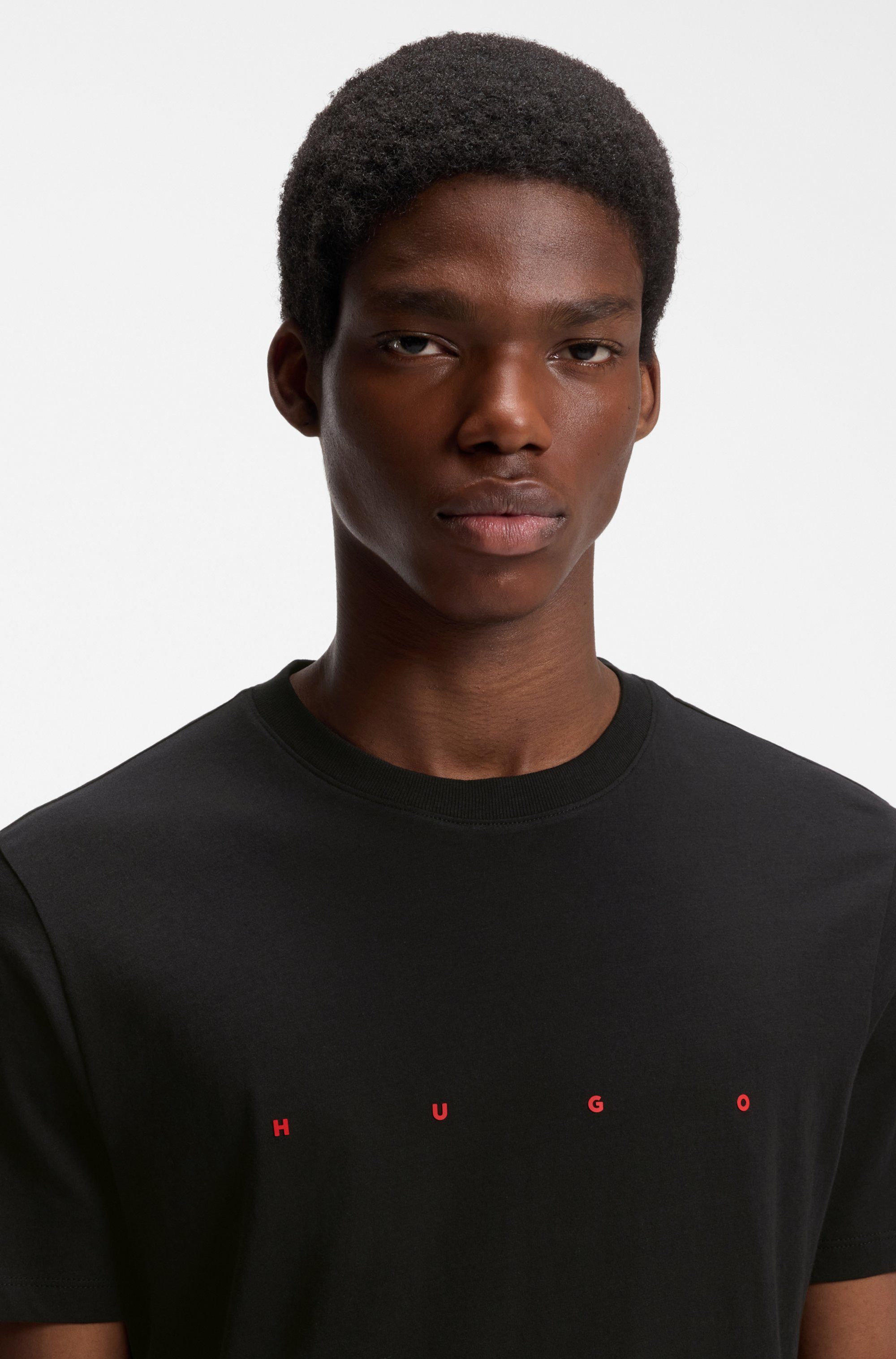 HUGO T-Shirt Dorosi Rundhalsausschnitt, Regular Fit, Logo-Schriftzug – Bild 2 von 5