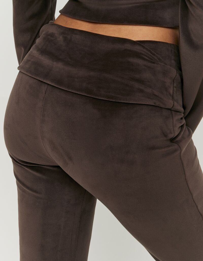 Tally Weijl Samthose SPAPEVOLDY Materialmix, Bootcut, Mid Waist, aus Samt mit Bündchen zum Umschlagen