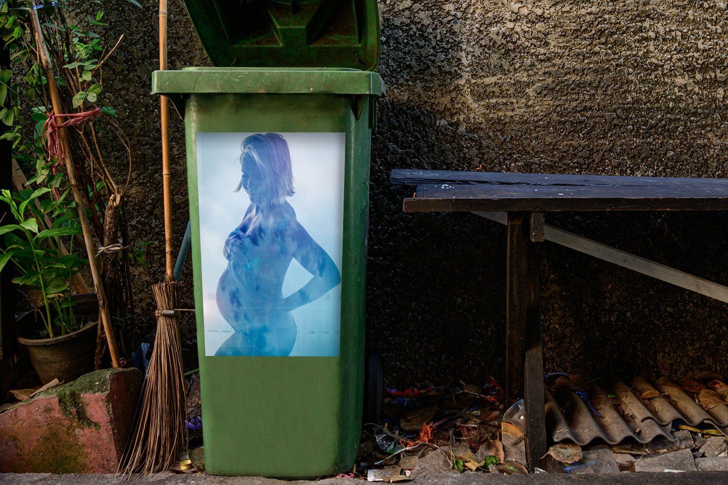 Container, Mülleimer-aufkleber, St), Sticker, (1 schwangeren Wandsticker Abfalbehälter MuchoWow Frau Mehrfachbelichtungsbild einer Mülltonne,
