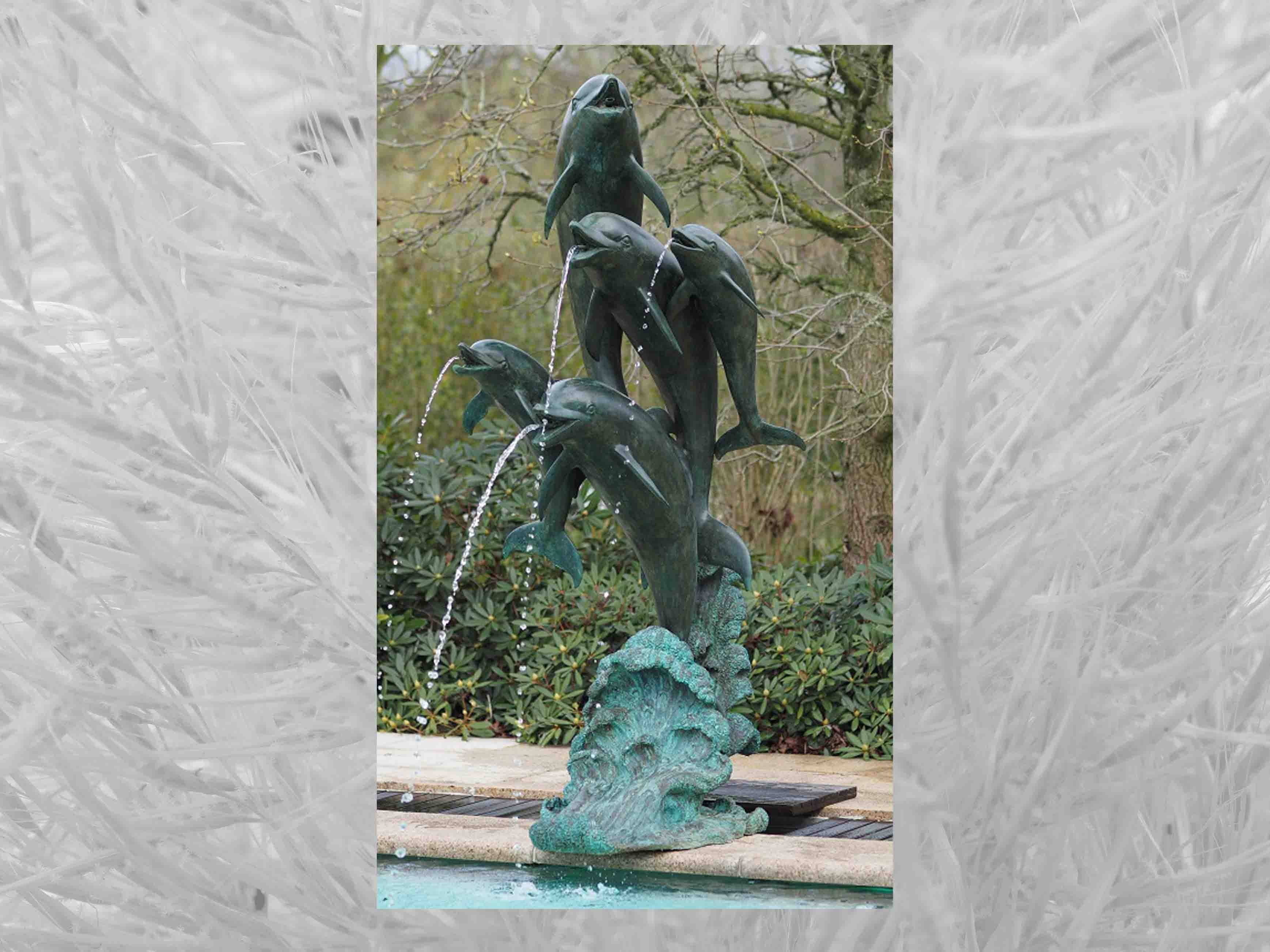 IDYL Gartenfigur IDYL Bronze-Skulptur Fünf Delphine wasserspeiend, Bronze