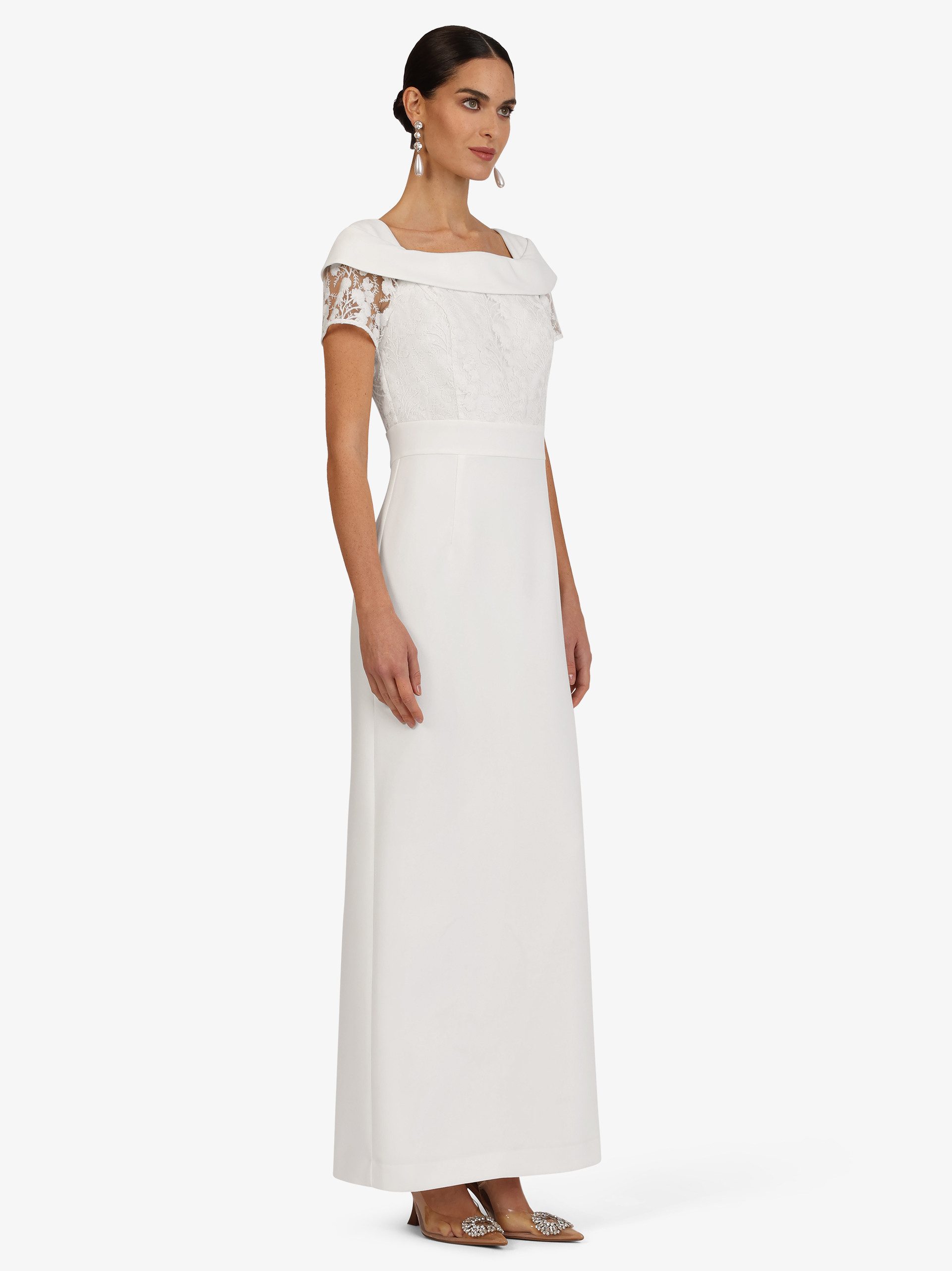 Kraimod Abendkleid mit Carmenkragen und Spitze