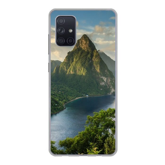 MuchoWow Handyhülle Blick auf eine mit tropischem Regenwald bedeckte Berglandschaft in St. Handyhülle Samsung Galaxy A51 5G Smartphone-Bumper Print Handy