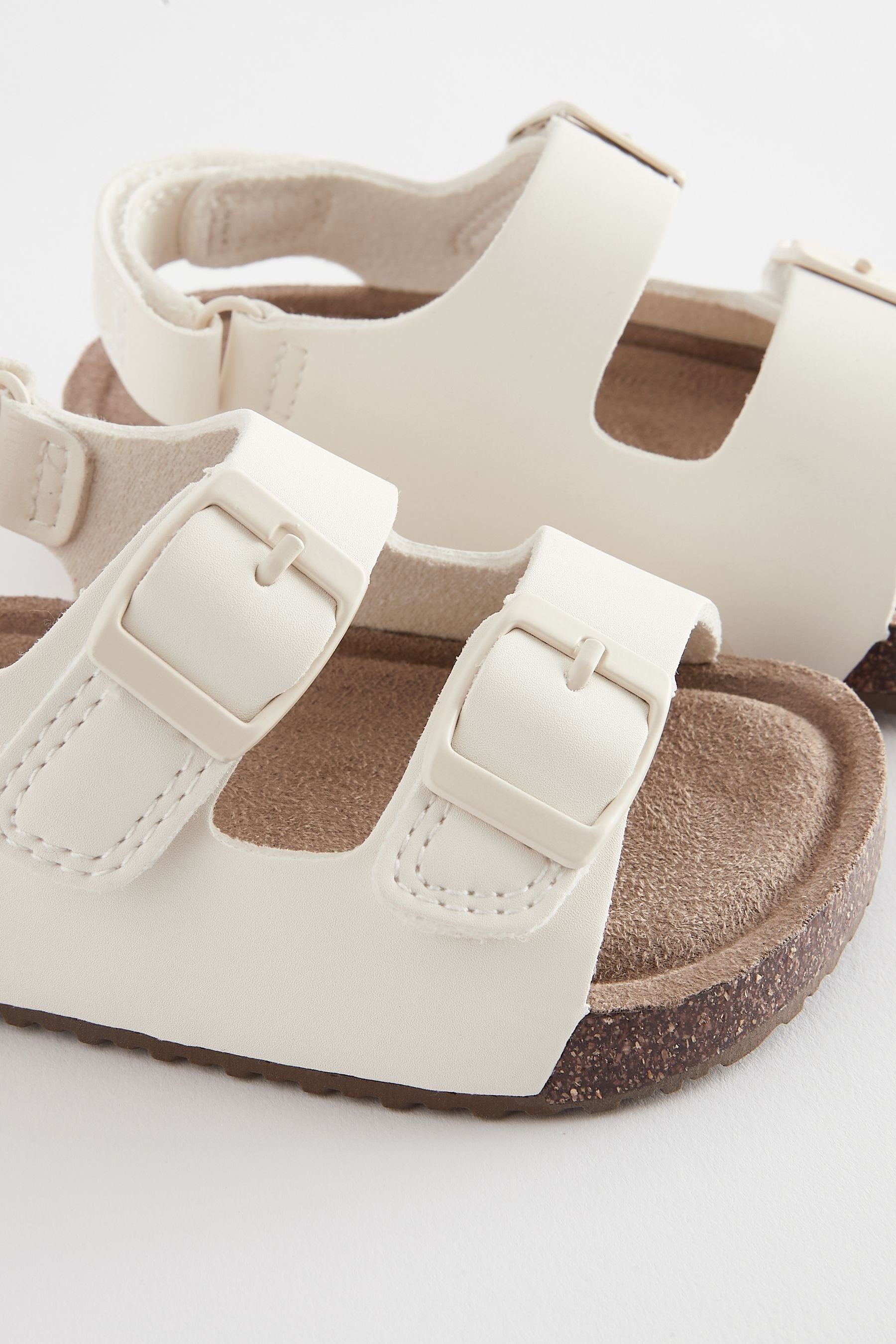 Next Sandalen mit Doppelschnalle und Fußbett, Standard Sandale (1-tlg)