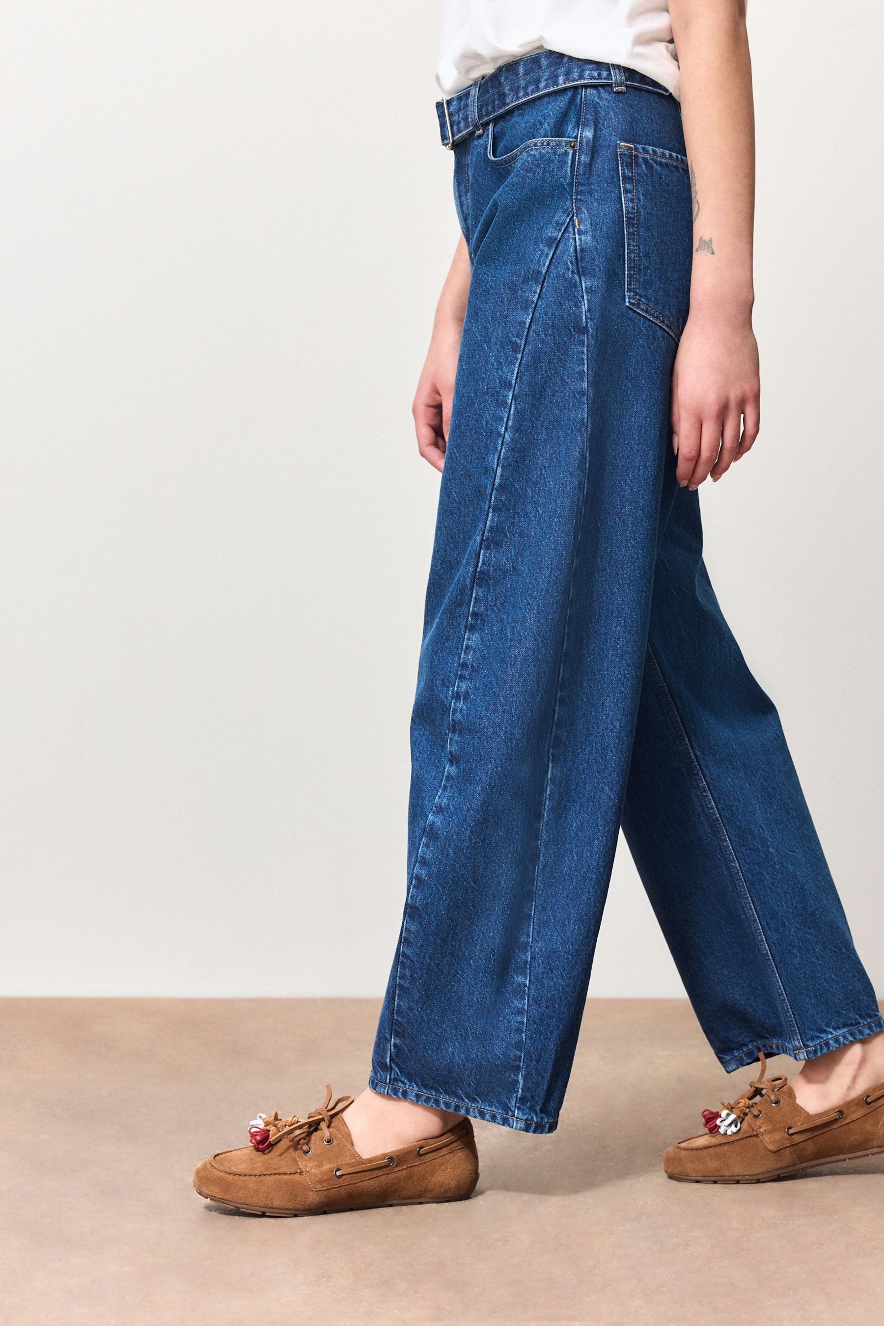 Next Weite Jeans Jeans mit Barrel-Bein und Gürtel (1-tlg)