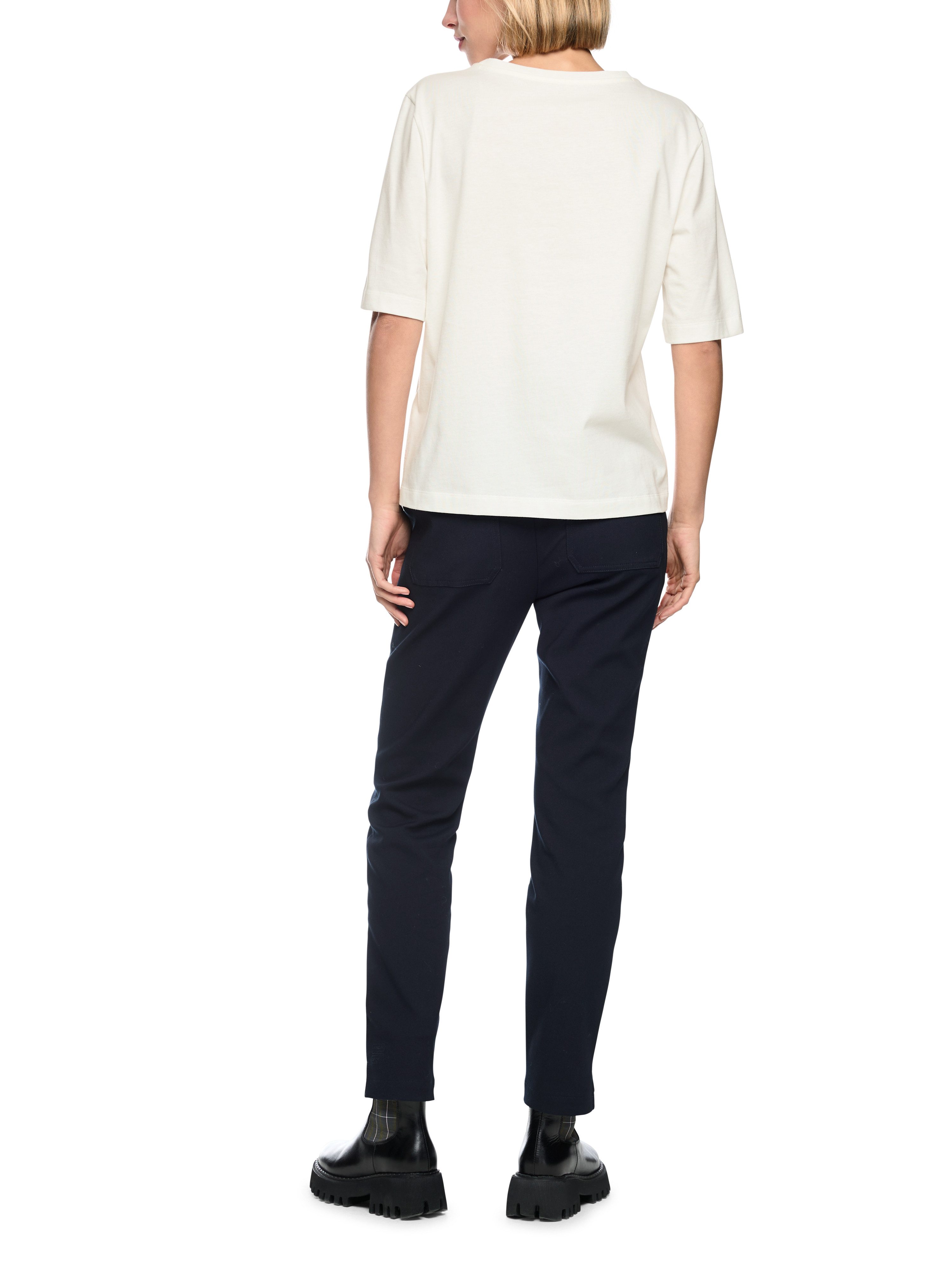 Marc Cain T-Shirt Countryside Calling Premium Damenmode mit Artwork-Print – Bild 5 von 5