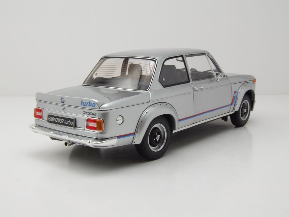 Kyosho Modellauto BMW 2002 Turbo 1974 silber, Maßstab 1:18