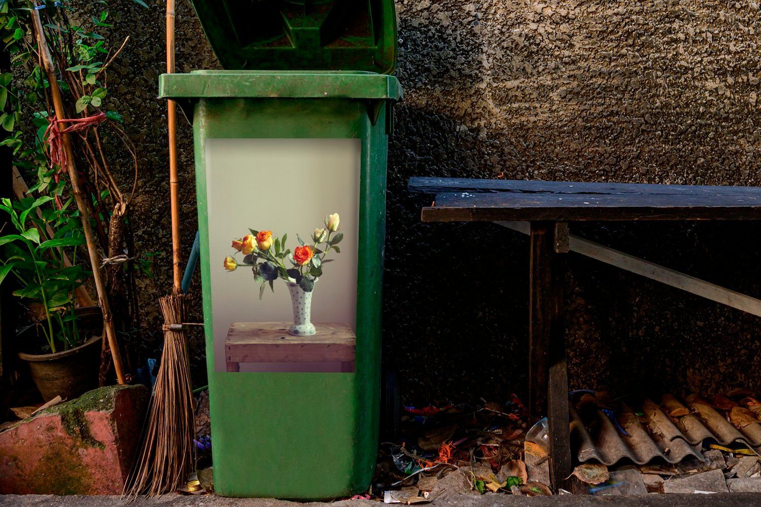 Abfalbehälter Mülleimer-aufkleber, Mülltonne, MuchoWow Rosen Container, Wandsticker Sticker, - (1 St), - Holz Orange