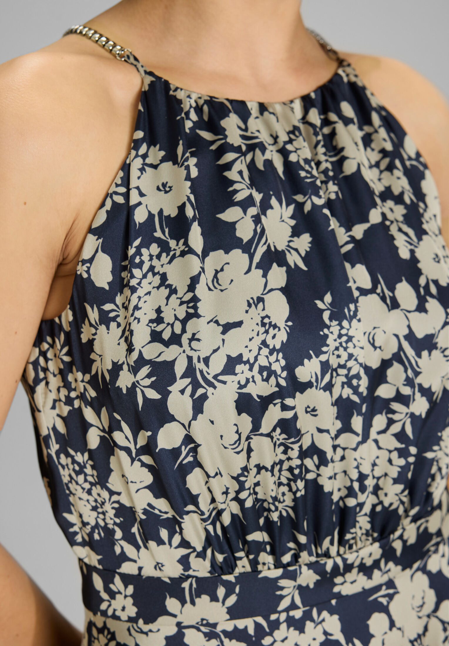 SWING Abendkleid Taillierter Schnitt mit fließendem Rockteil