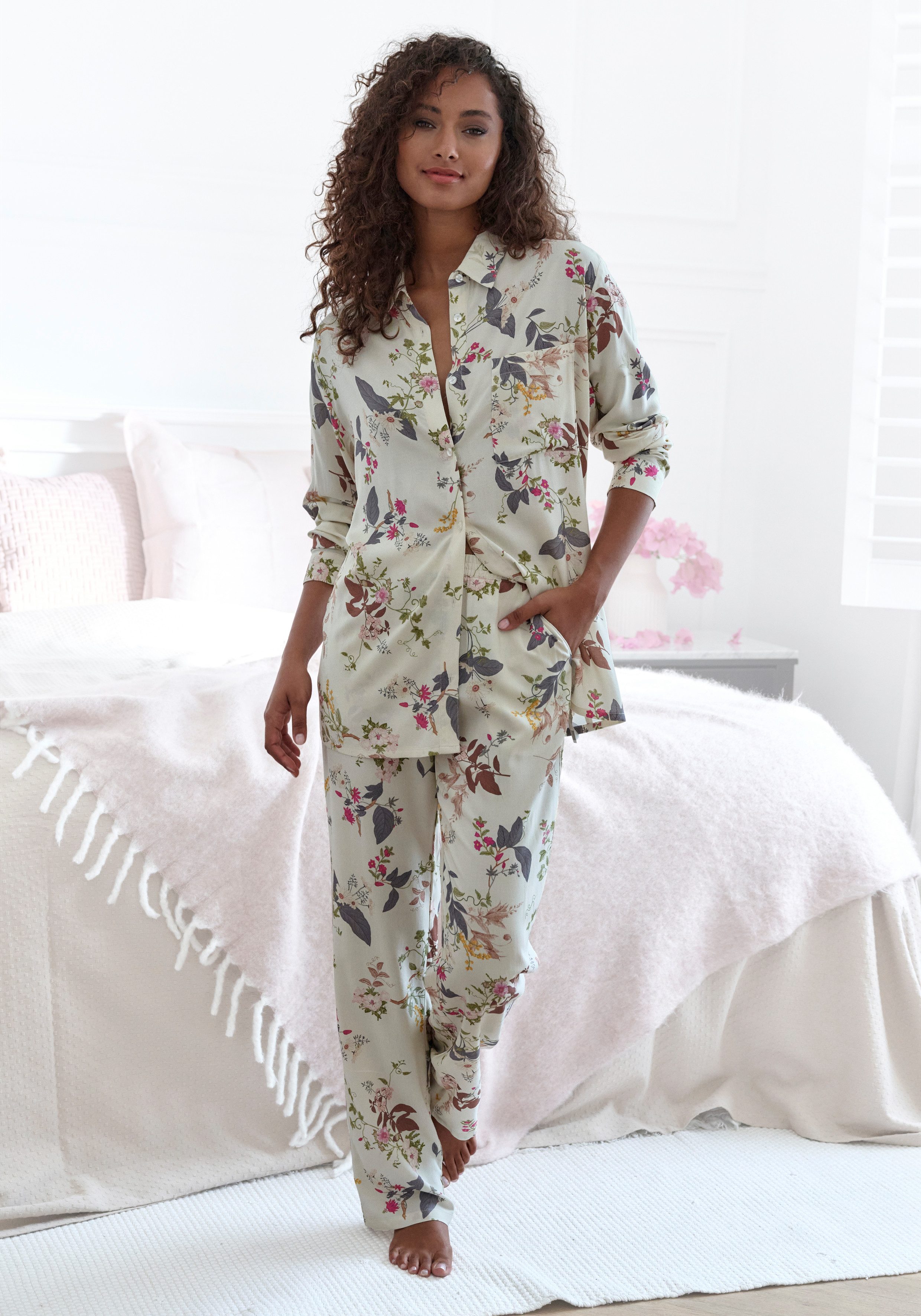 LASCANA Pyjama (2 tlg) im klassischen Stil