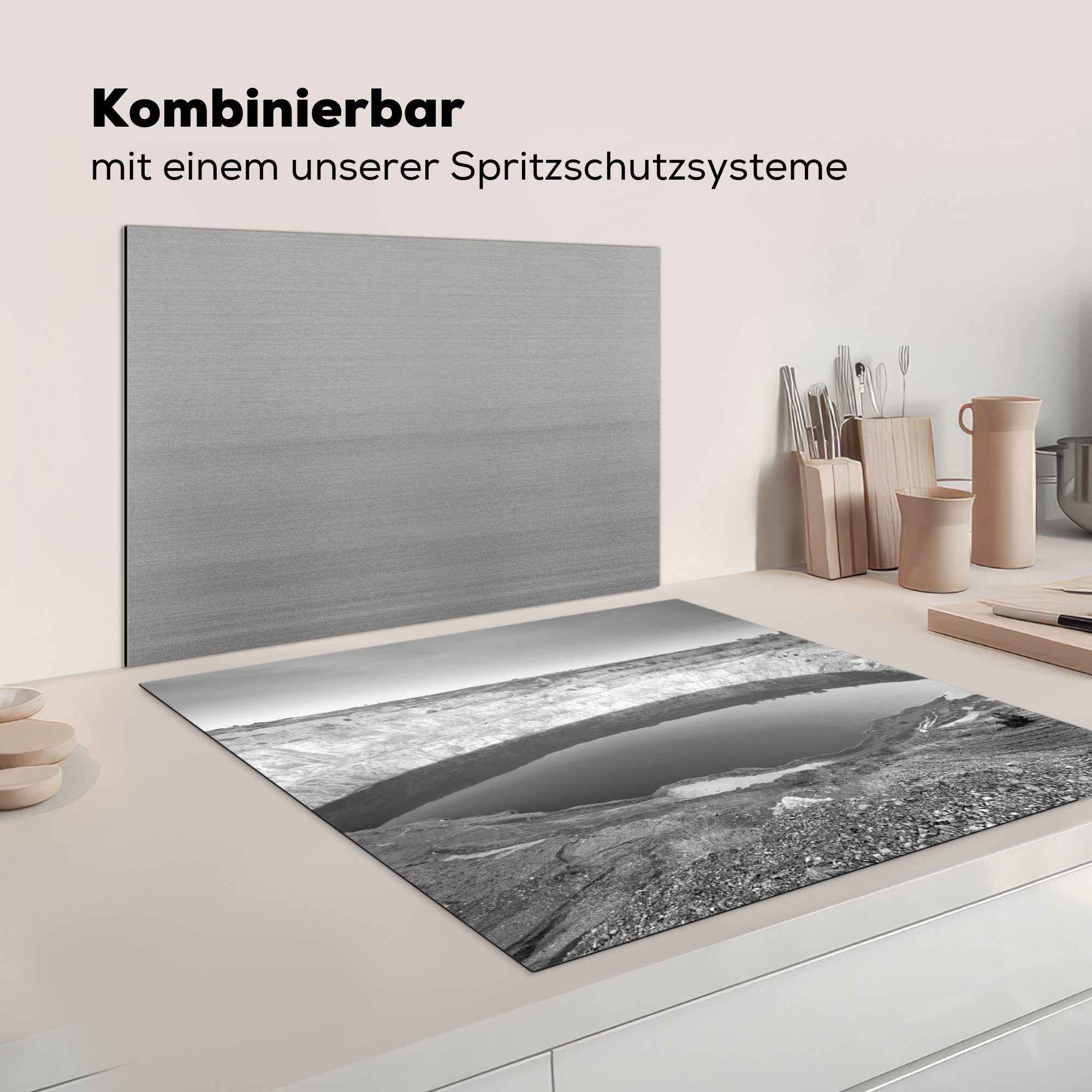 Ceranfeldabdeckung, (1 MuchoWow in küche Schwarz Herdblende-/Abdeckplatte tlg), den Vinyl, für und - Klares Burgund 78x78 Arbeitsplatte cm, weiß, Wasser Bergen von