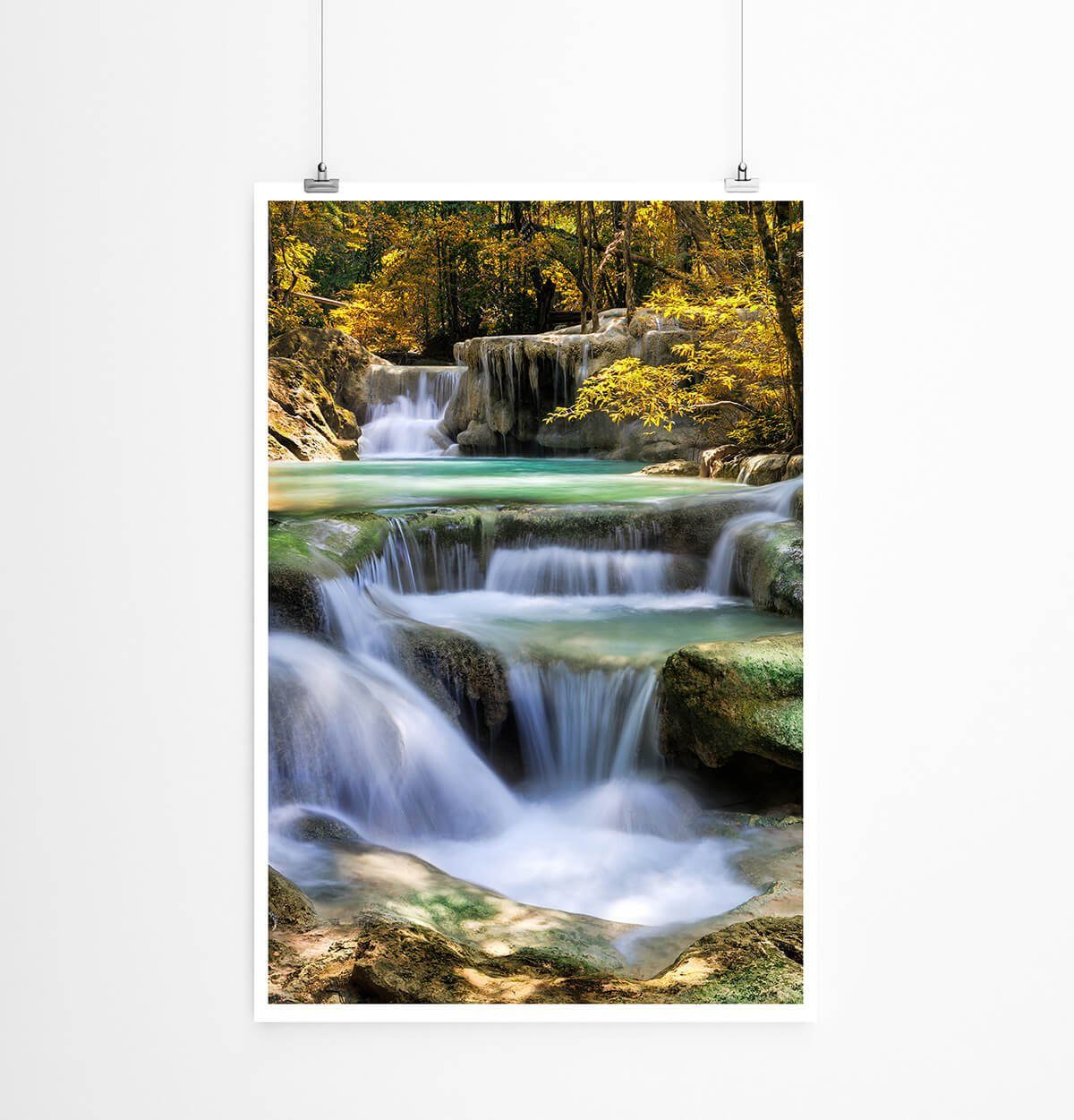 Sinus Art Poster 60x90cm Landschaftsfotografie Poster Wasserfall im Erawan Nationalpark Thailand
