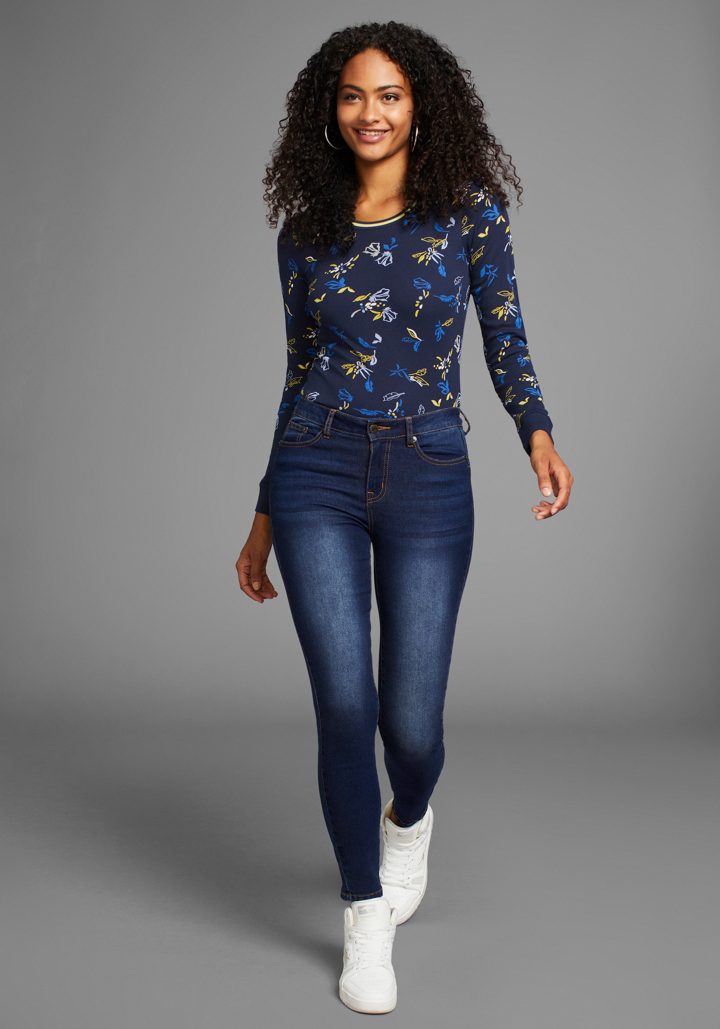 KangaROOS Langarmshirt mit Allover-Print und Kontrastdetails