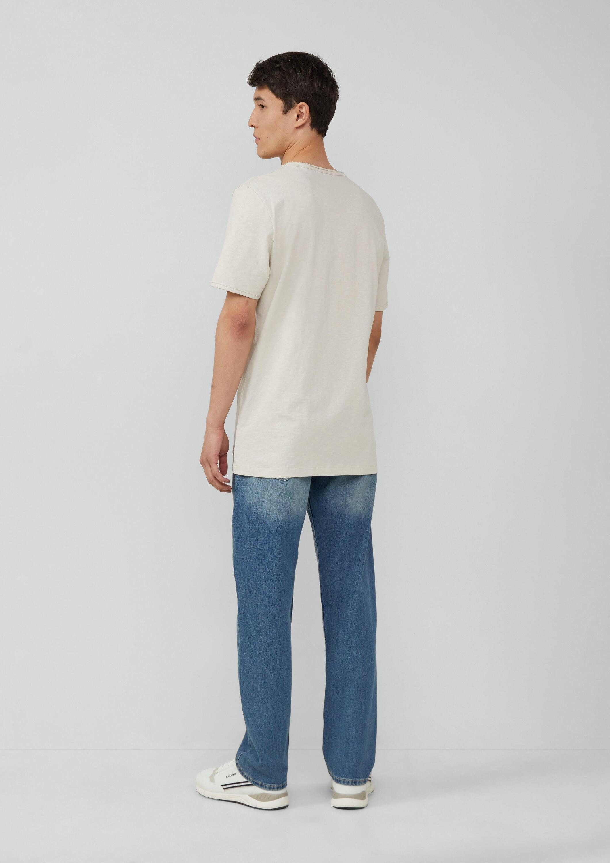 s.Oliver Kurzarmshirt T-Shirt Flammgarn-T-Shirt mit Brusttasche und offenen Kanten