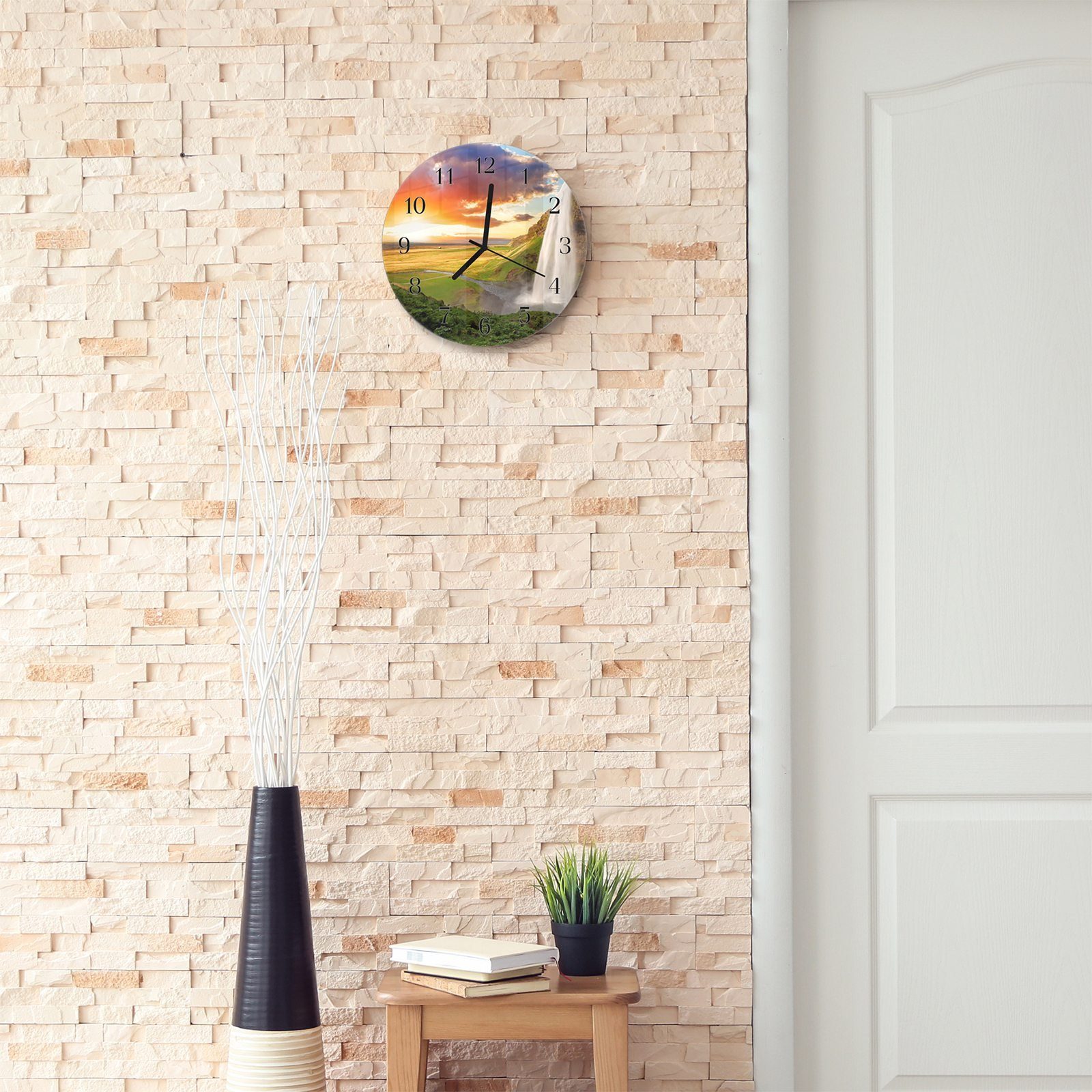 Primedeco Wanduhr in Durchmesser Rund Glas 30 mit - cm Quarzuhrwerk mit und Wanduhr Abendsonne aus Wasserfall Motiv