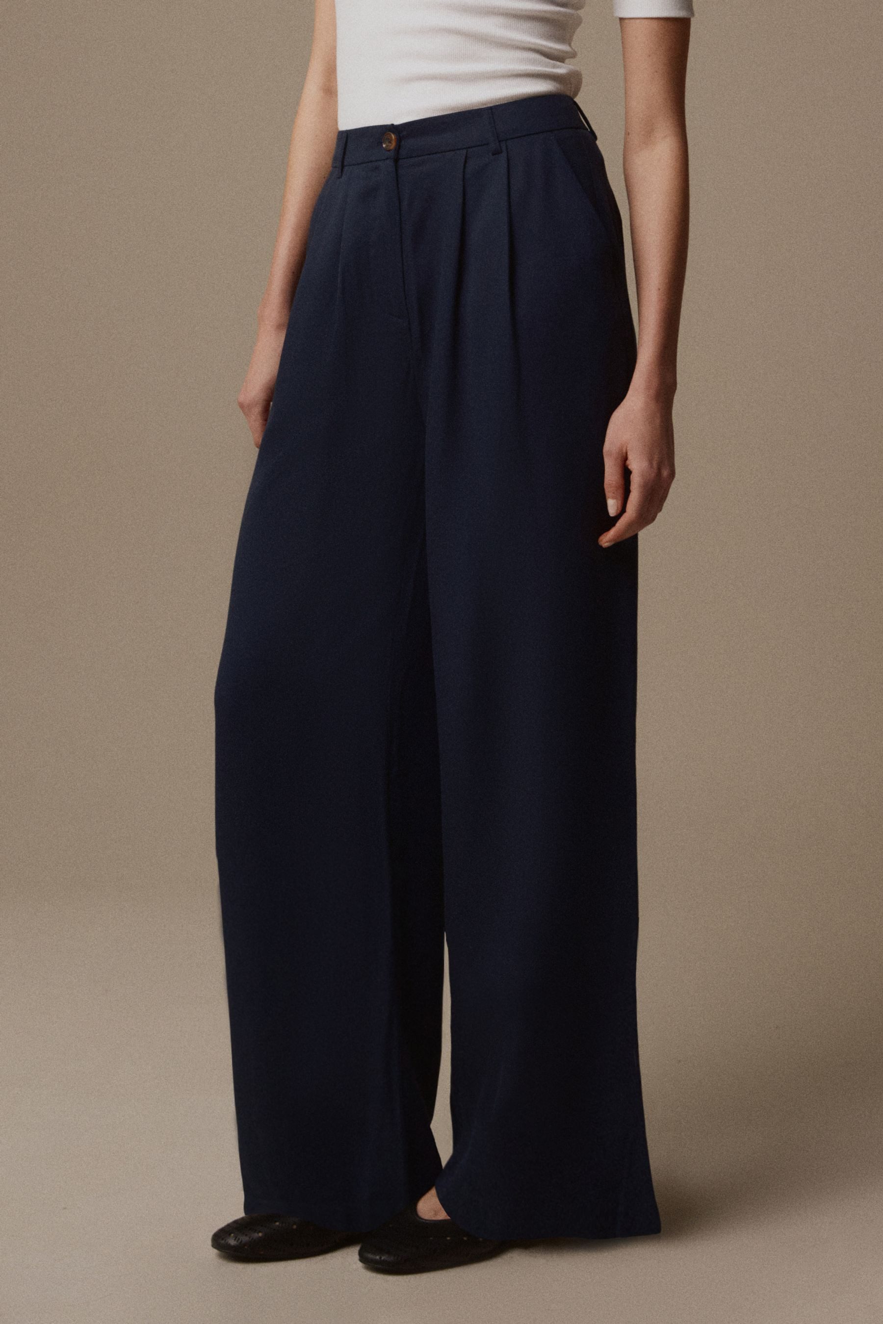 LAURA ASHLEY Stoffhose Laura Ashley Hose mit weitem Bein (1-tlg) günstig online kaufen