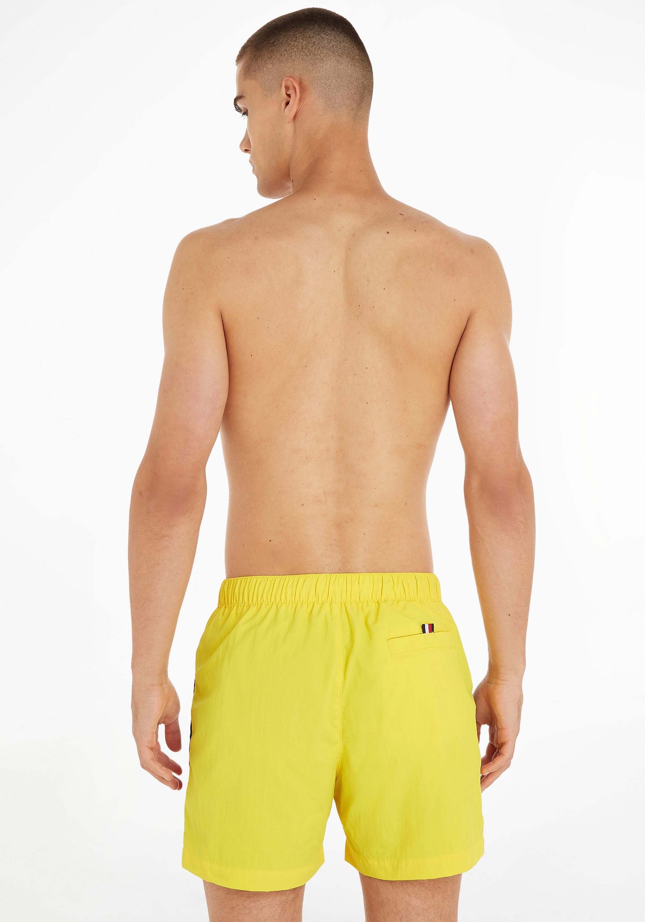 Markenlabel DRAWSTRING Hilfiger Hilfiger SF Tommy Swimwear mit Vivid-Yellow Badeshorts Tommy MEDIUM