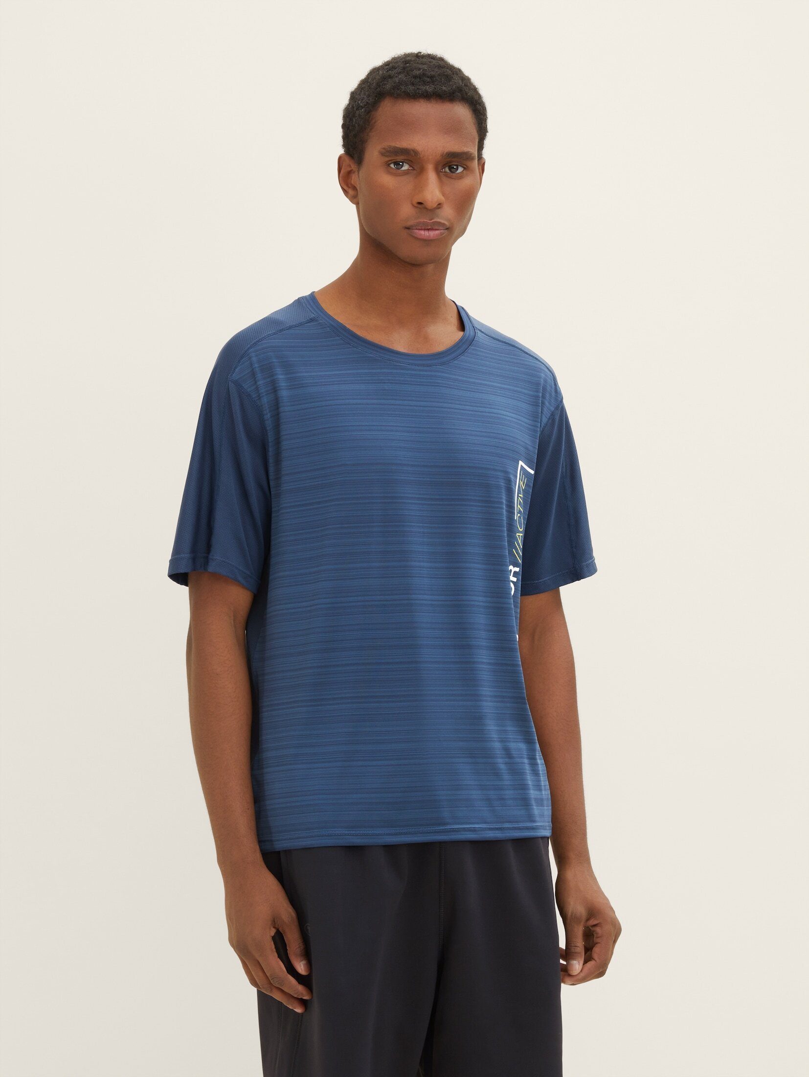 TOM TAILOR Langarmshirt Atmungsaktives T-Shirt mit Textprint Light Blue Dot